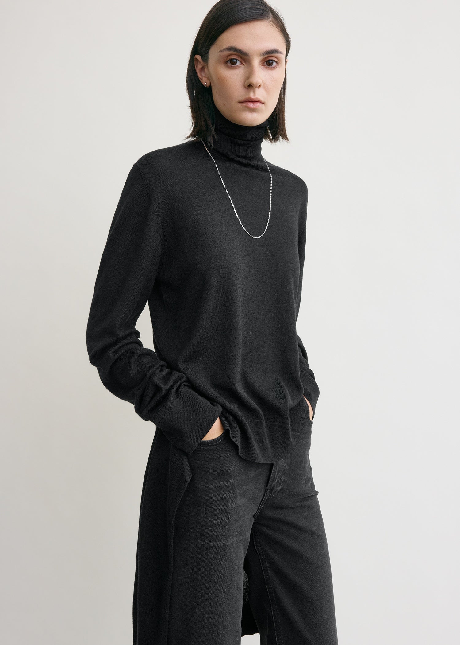 Double-sleeve turtleneck black