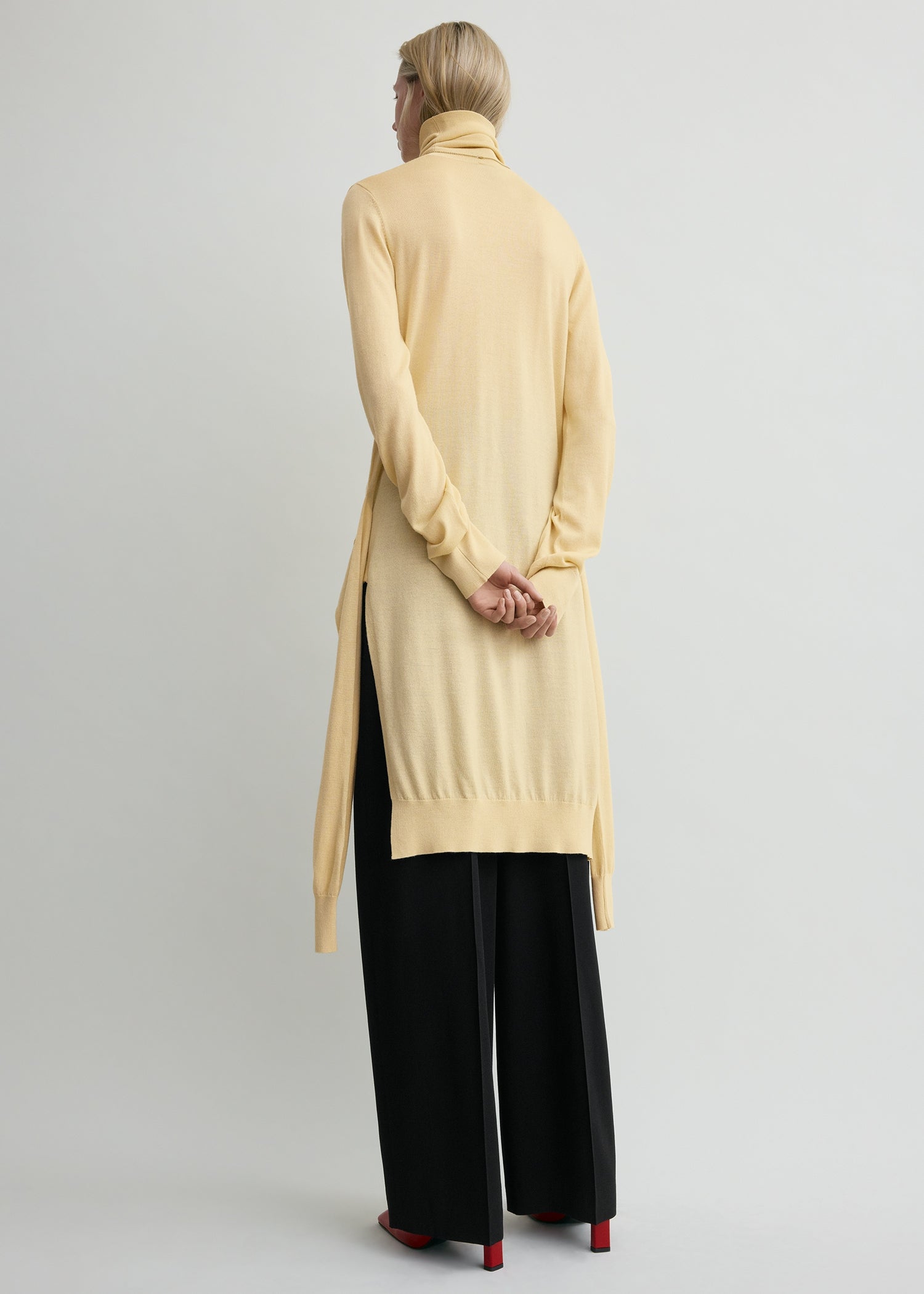 Double-sleeve turtleneck champagne – TOTEME