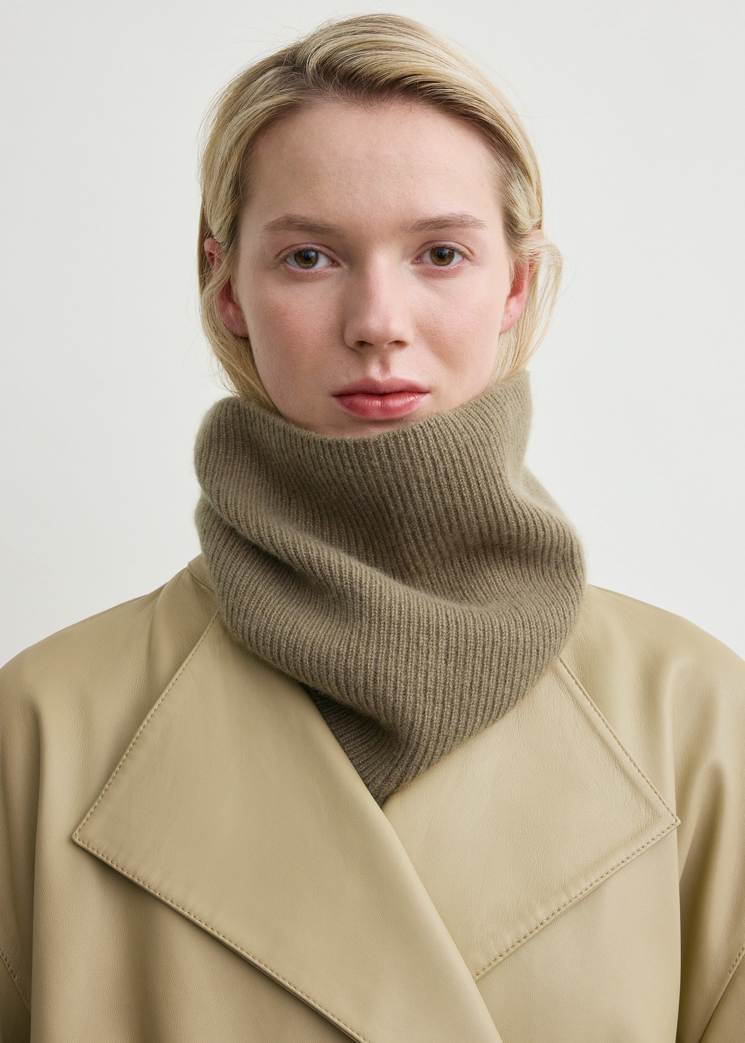 Cashmere neck warmer hazel