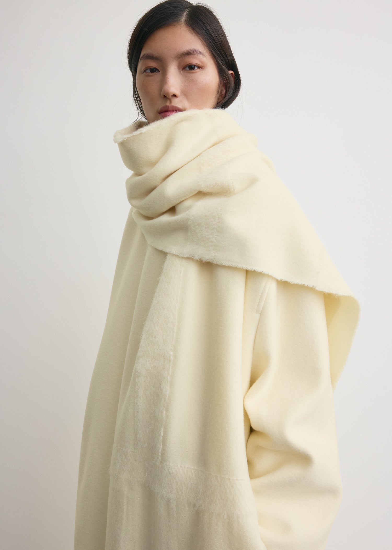Monogram twill scarf off-white – TOTEME
