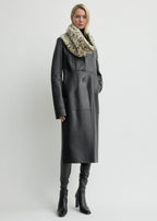 Stracciatella shearling muff black/white