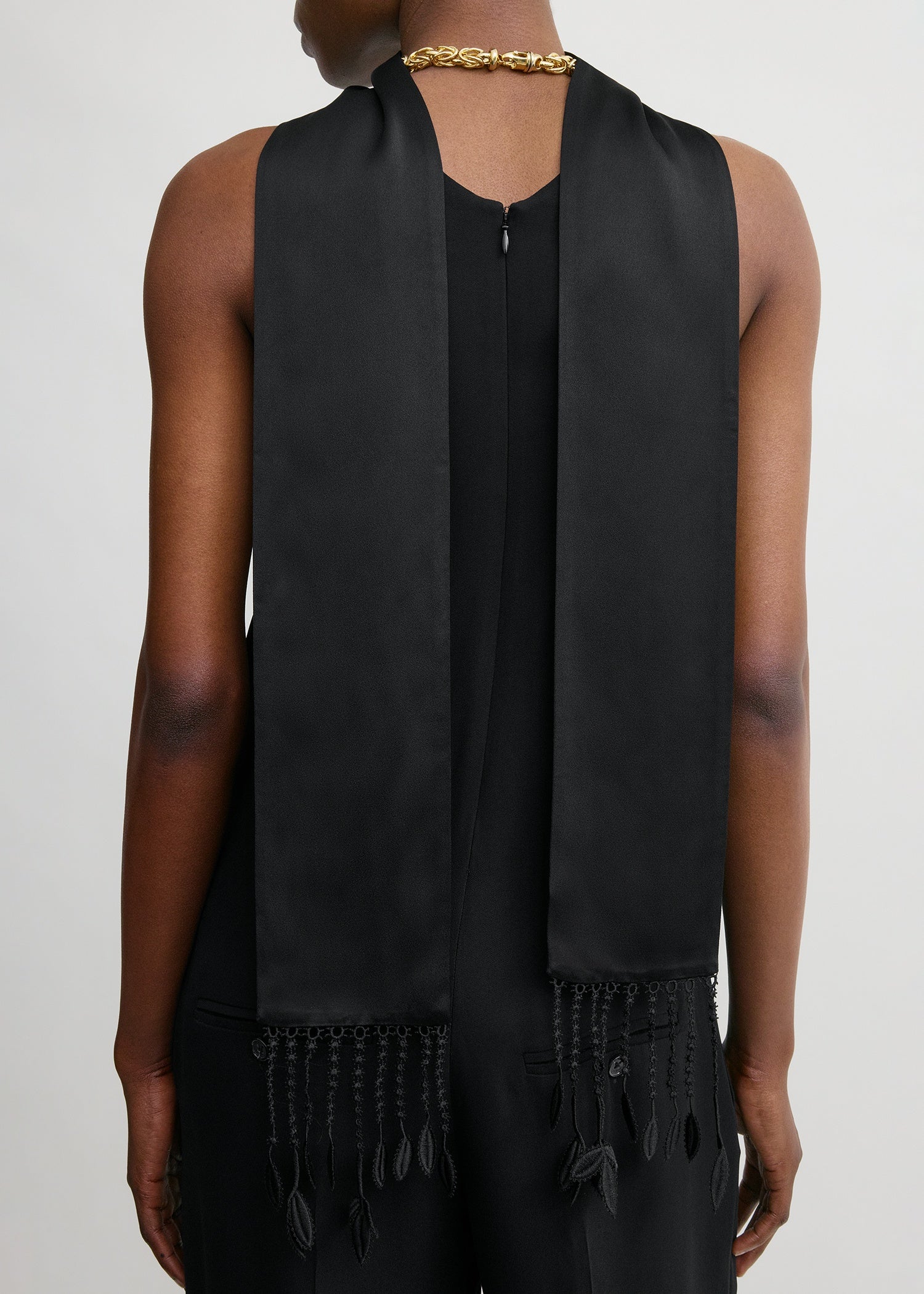 Guipure lace tuxedo scarf black