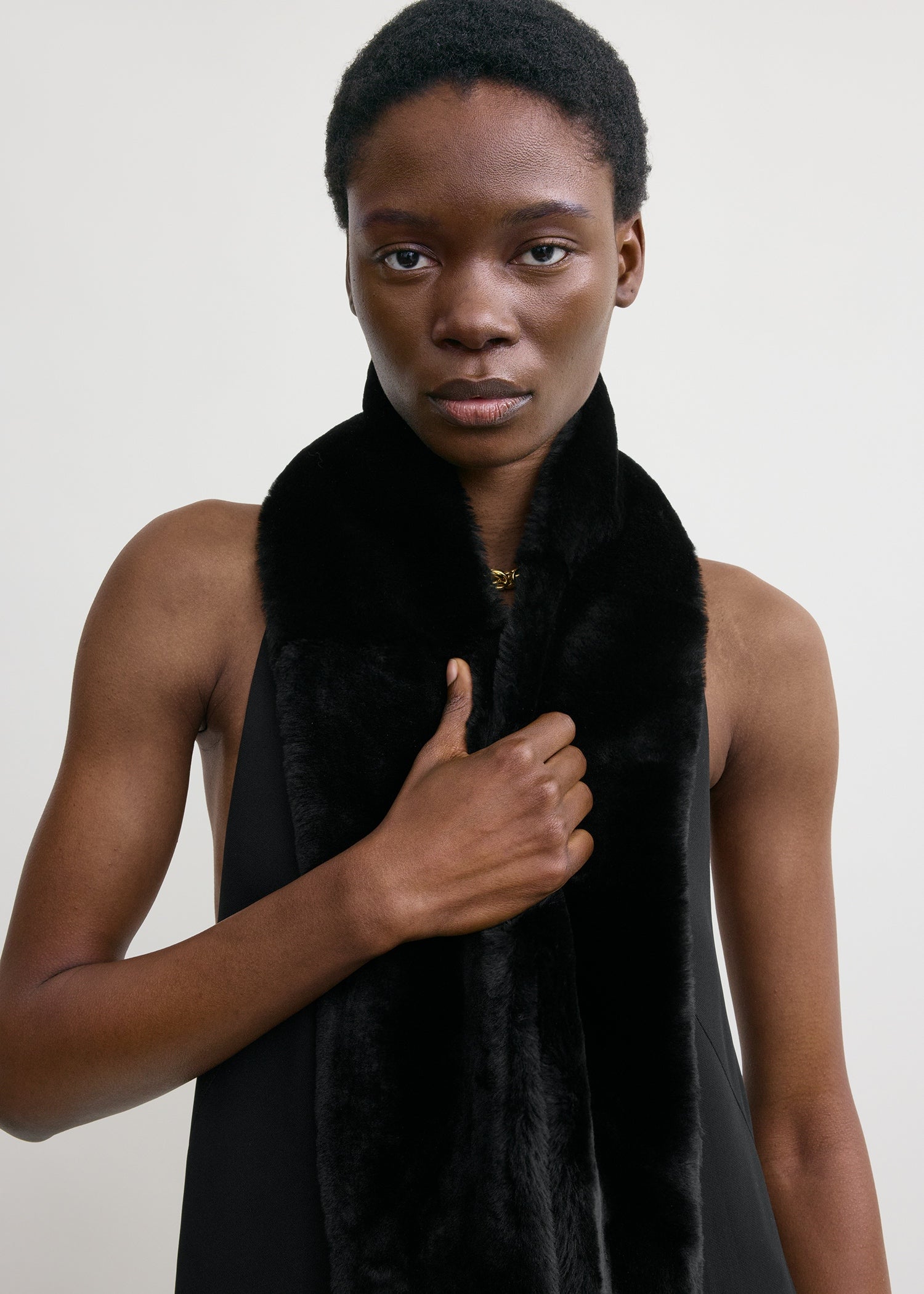 Shearling tuxedo scarf black