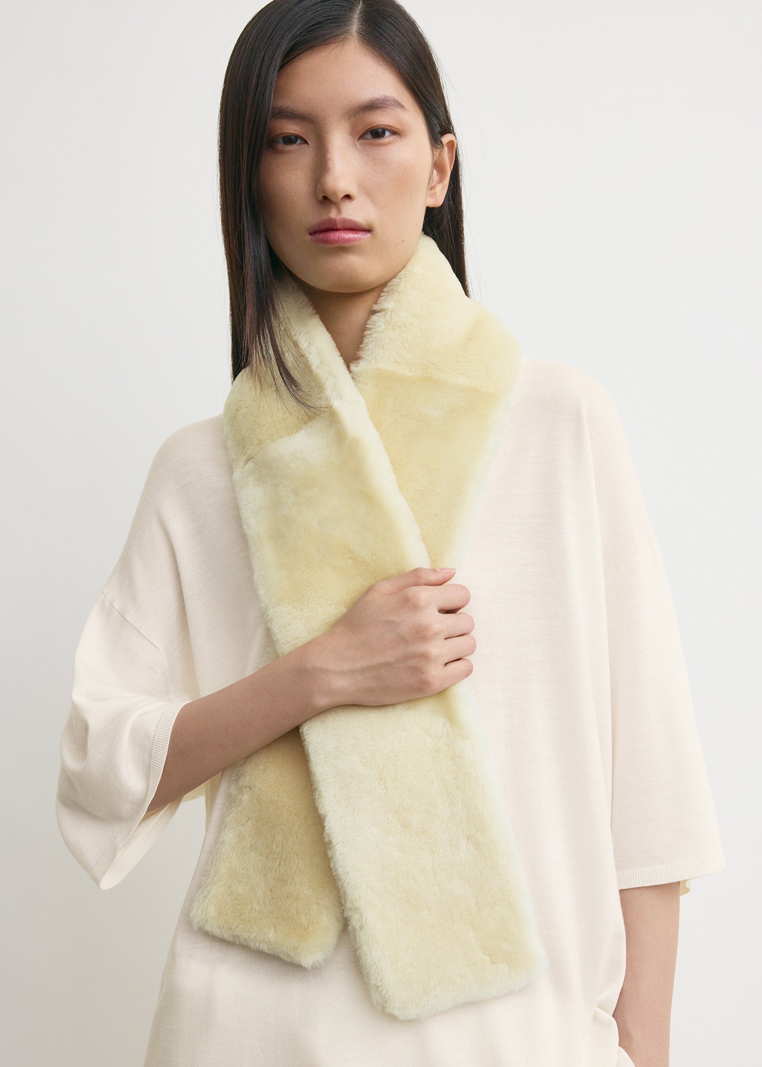 Shearling tuxedo scarf ecru
