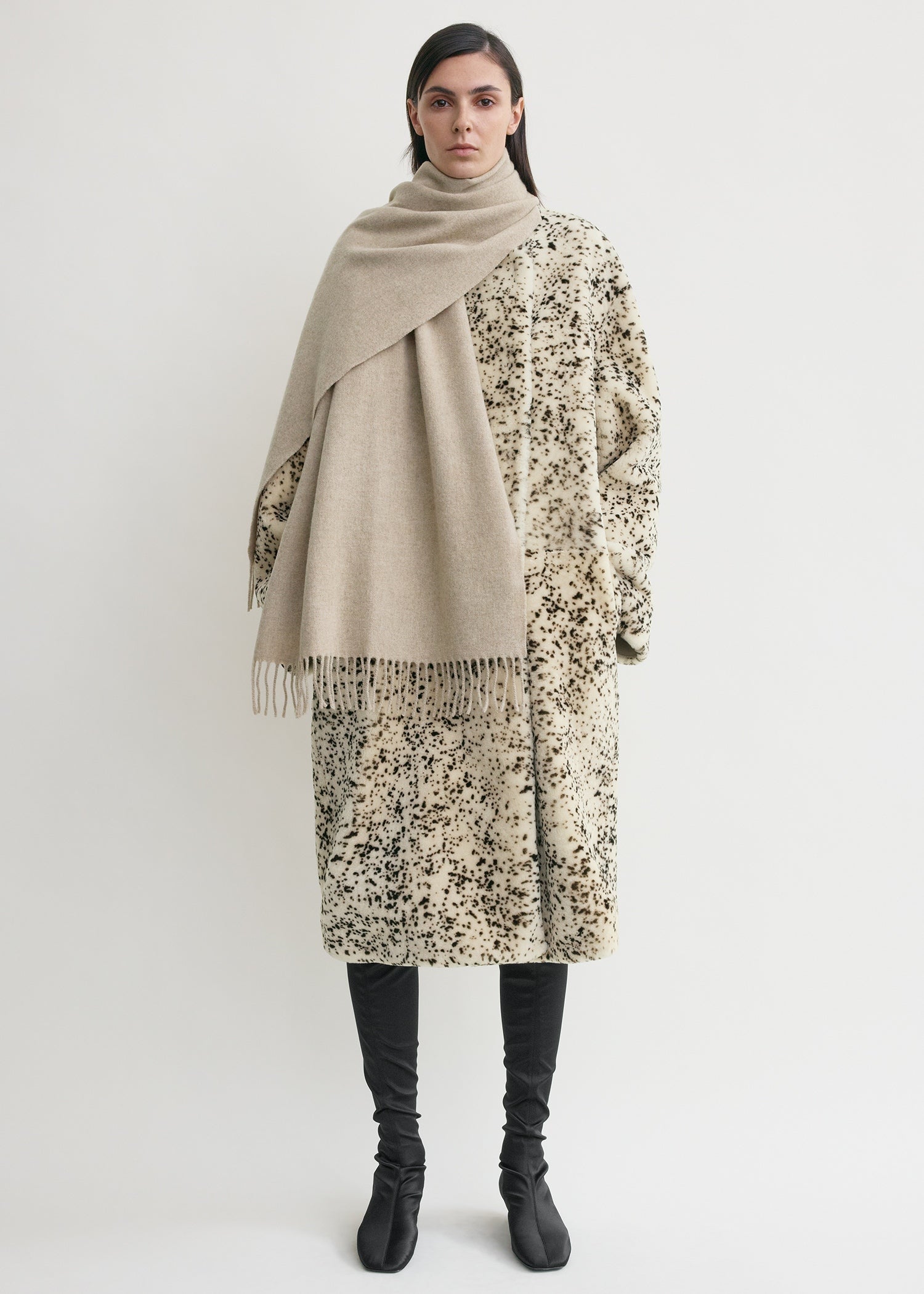 Classic wool scarf light beige mélange