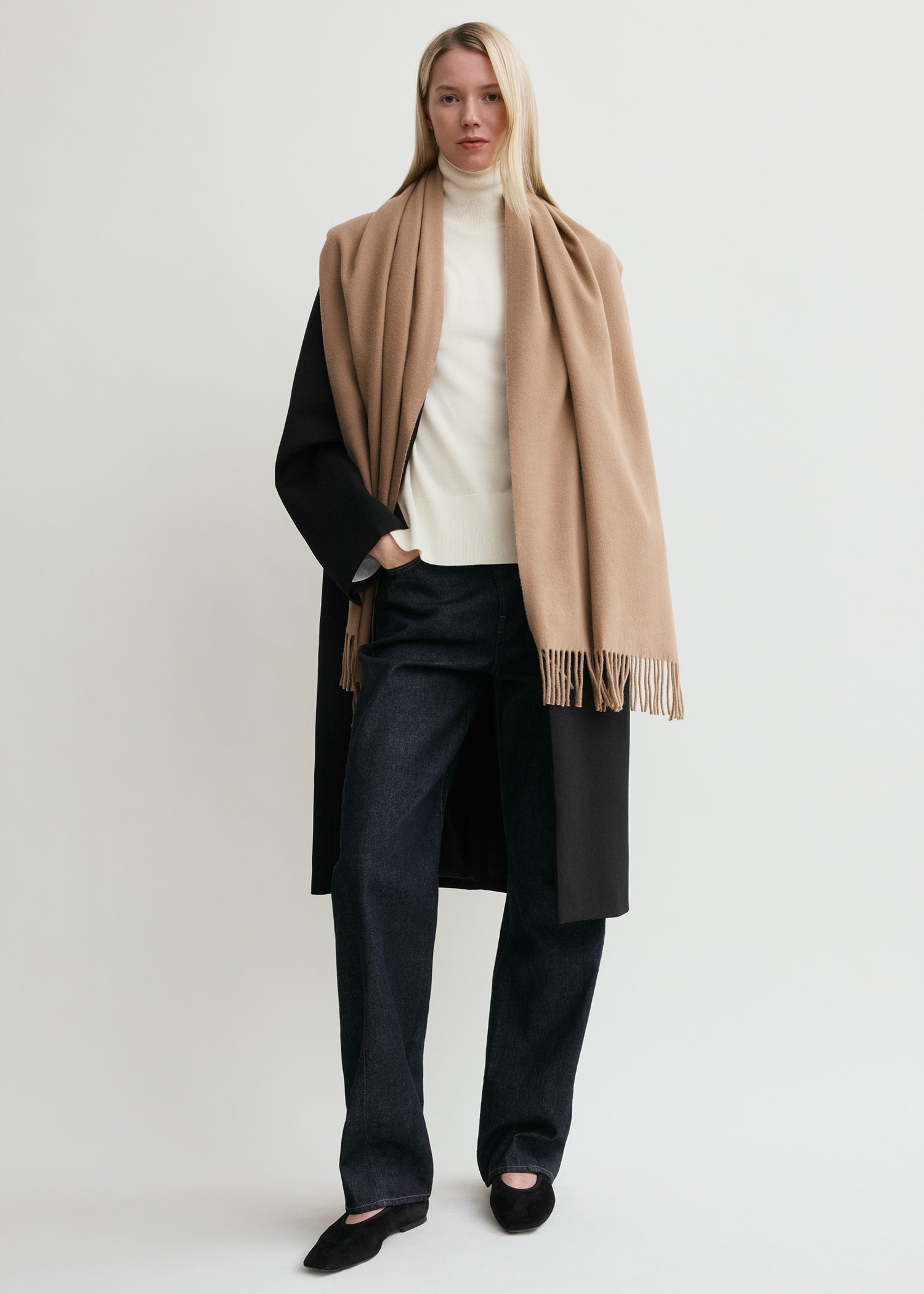 Classic wool scarf camel