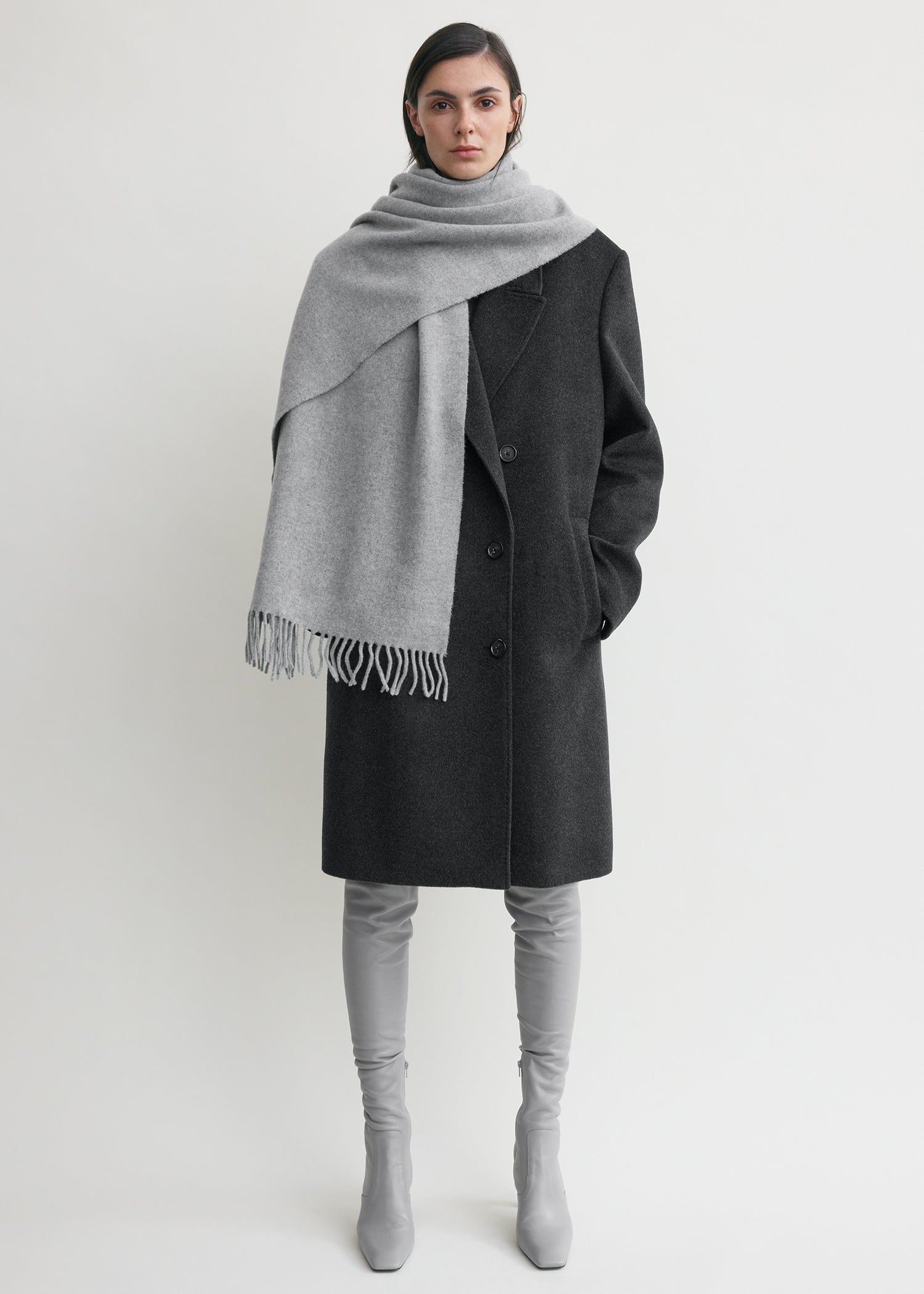 Classic wool scarf light grey mélange