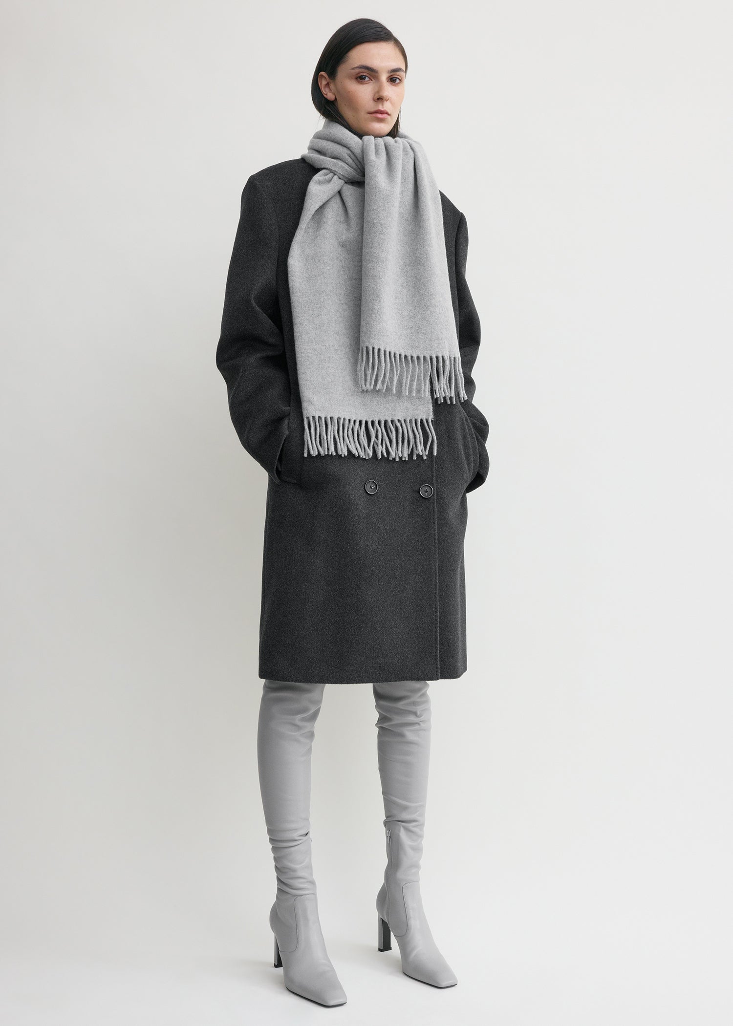 Classic wool scarf light grey mélange