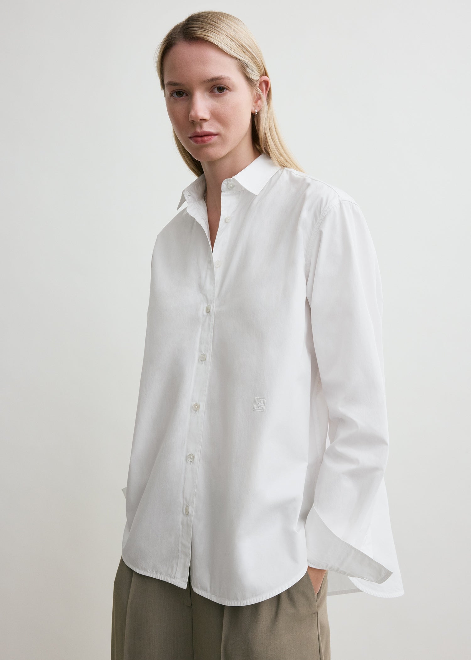 yu トーテム totem White Blouse Signature cotton shirt white – TOTEME
