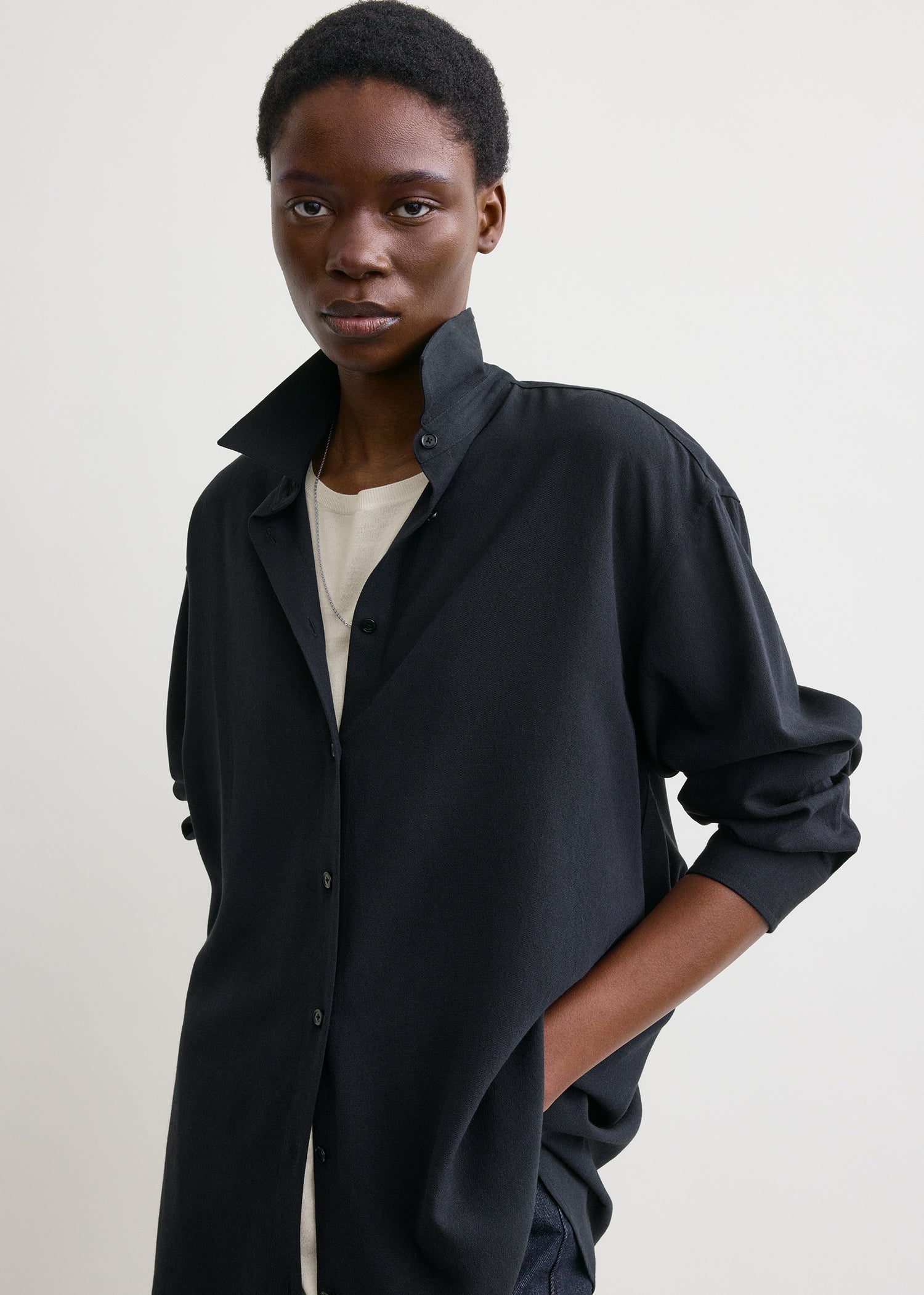 Classic fluid shirt navy – TOTEME