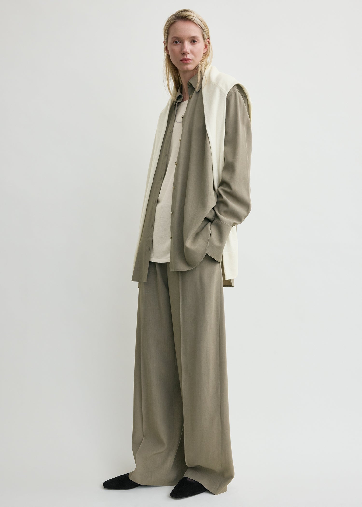 Classic tuxedo shirt taupe