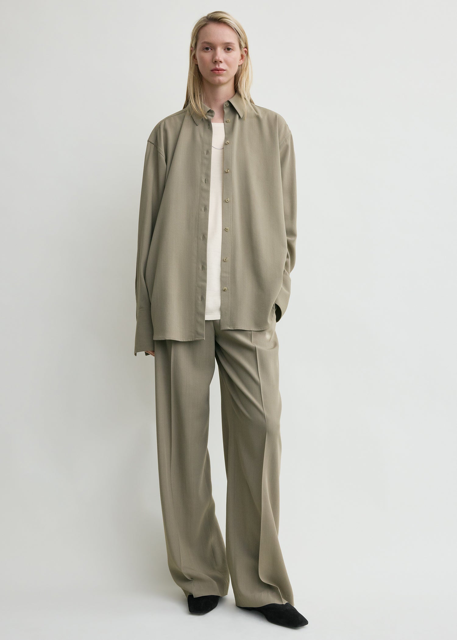 Classic tuxedo shirt taupe