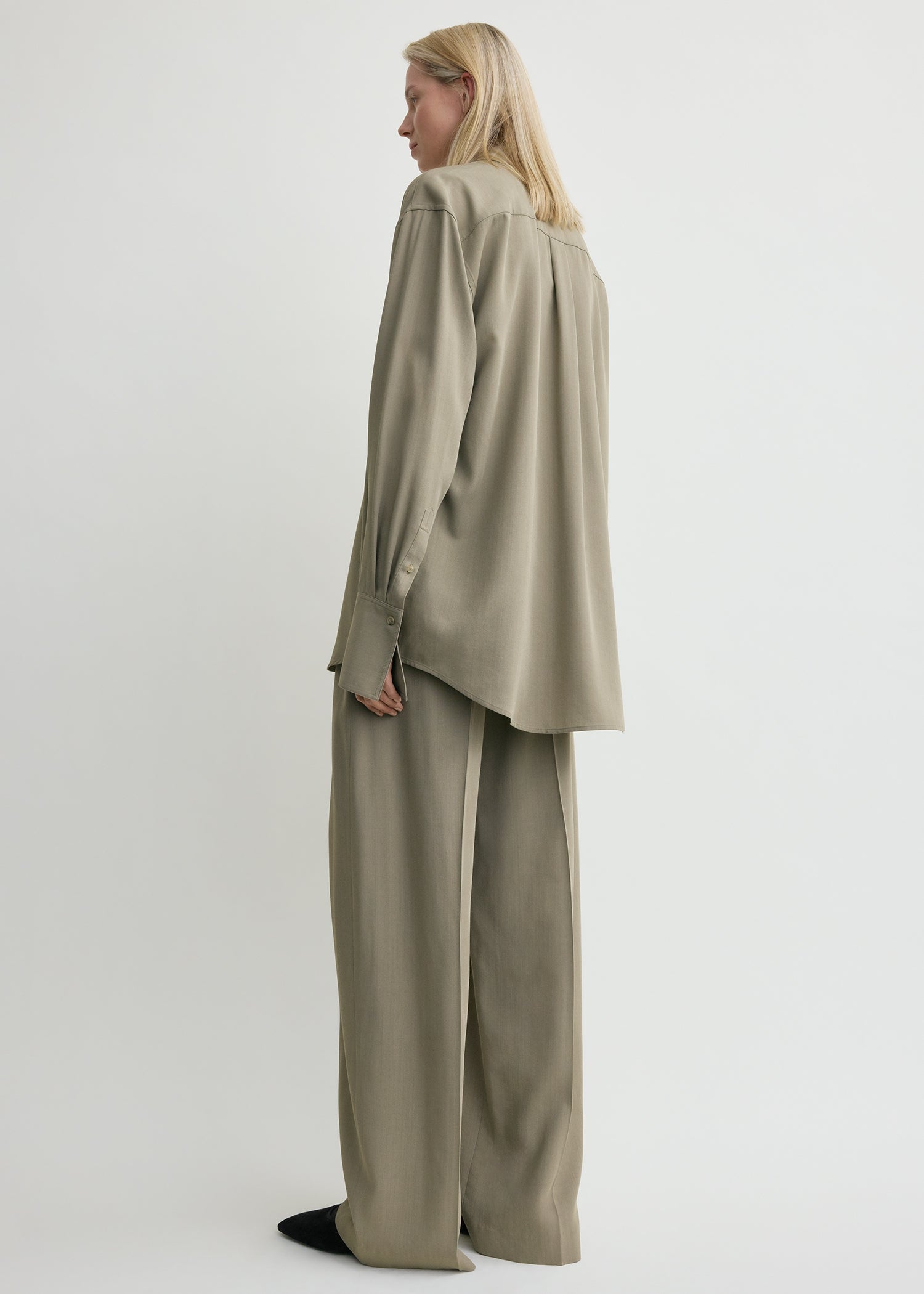 Classic tuxedo shirt taupe