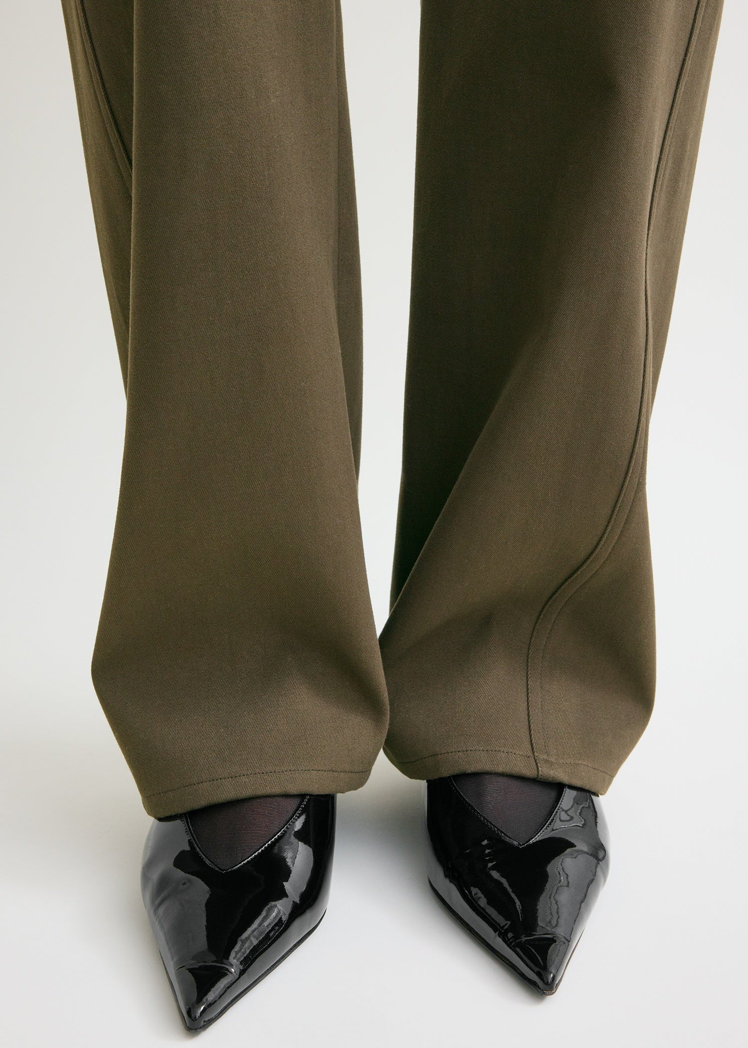 Relaxed twisted trousers pepper