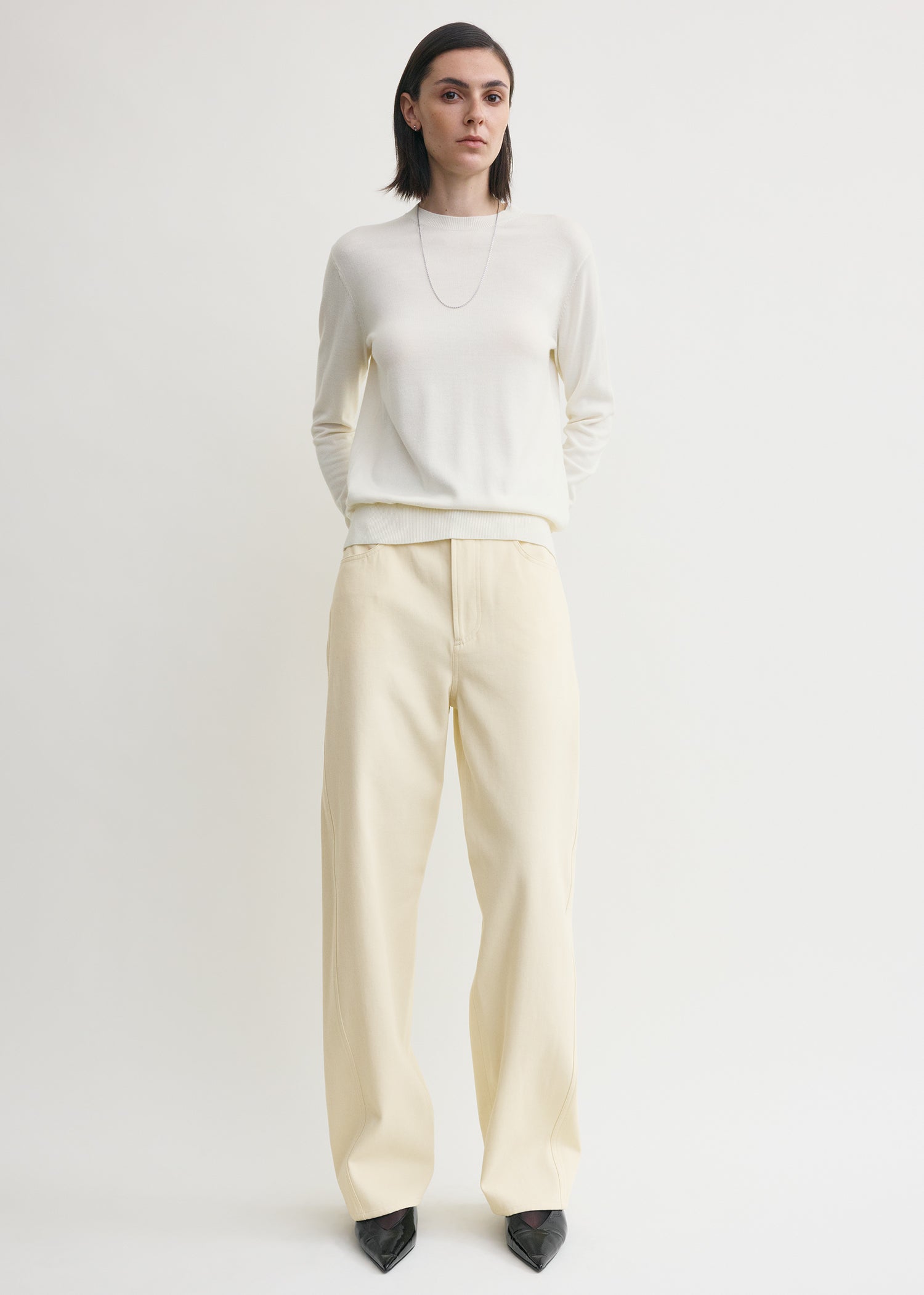 Relaxed twisted trousers sand
