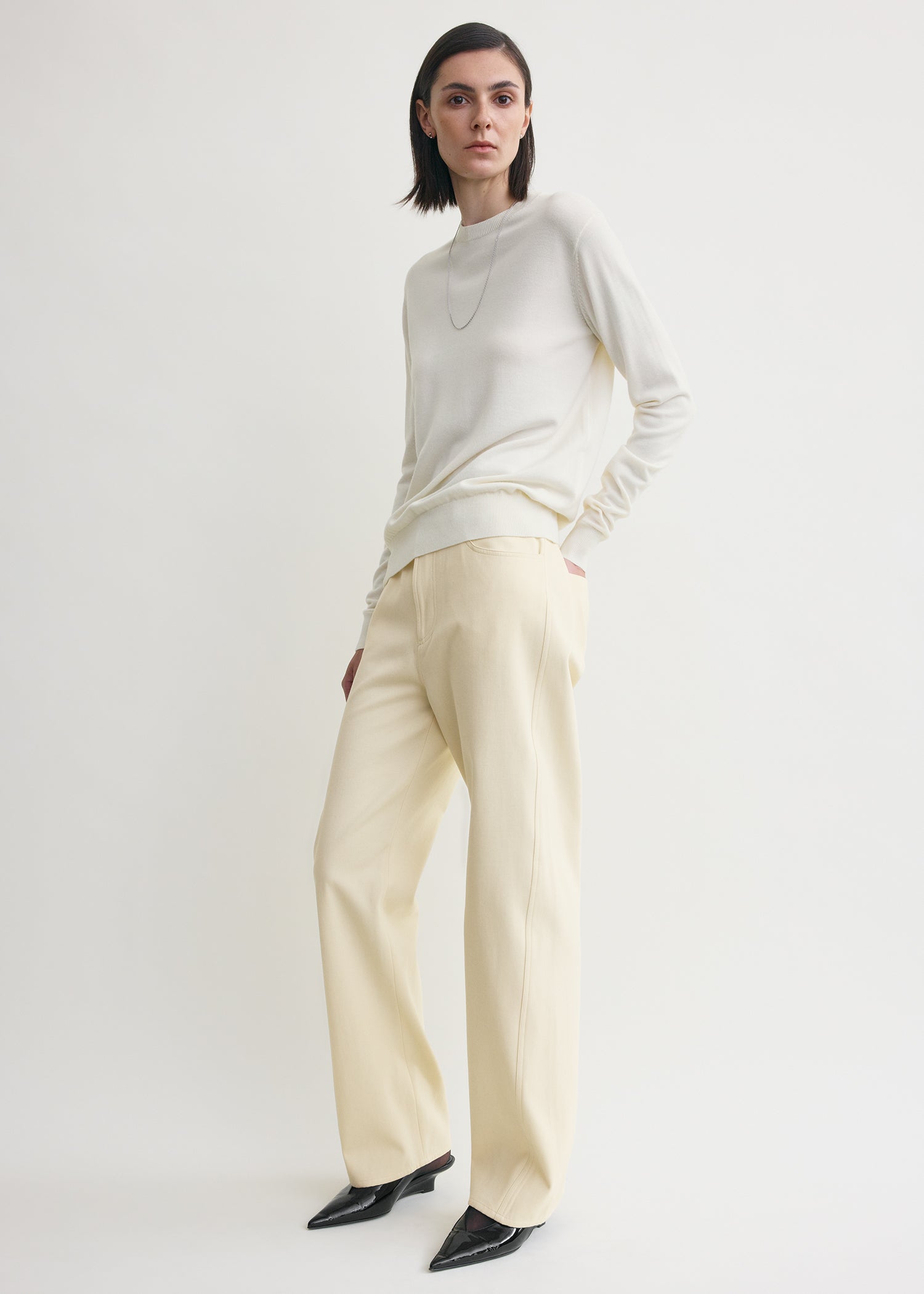Relaxed twisted trousers sand