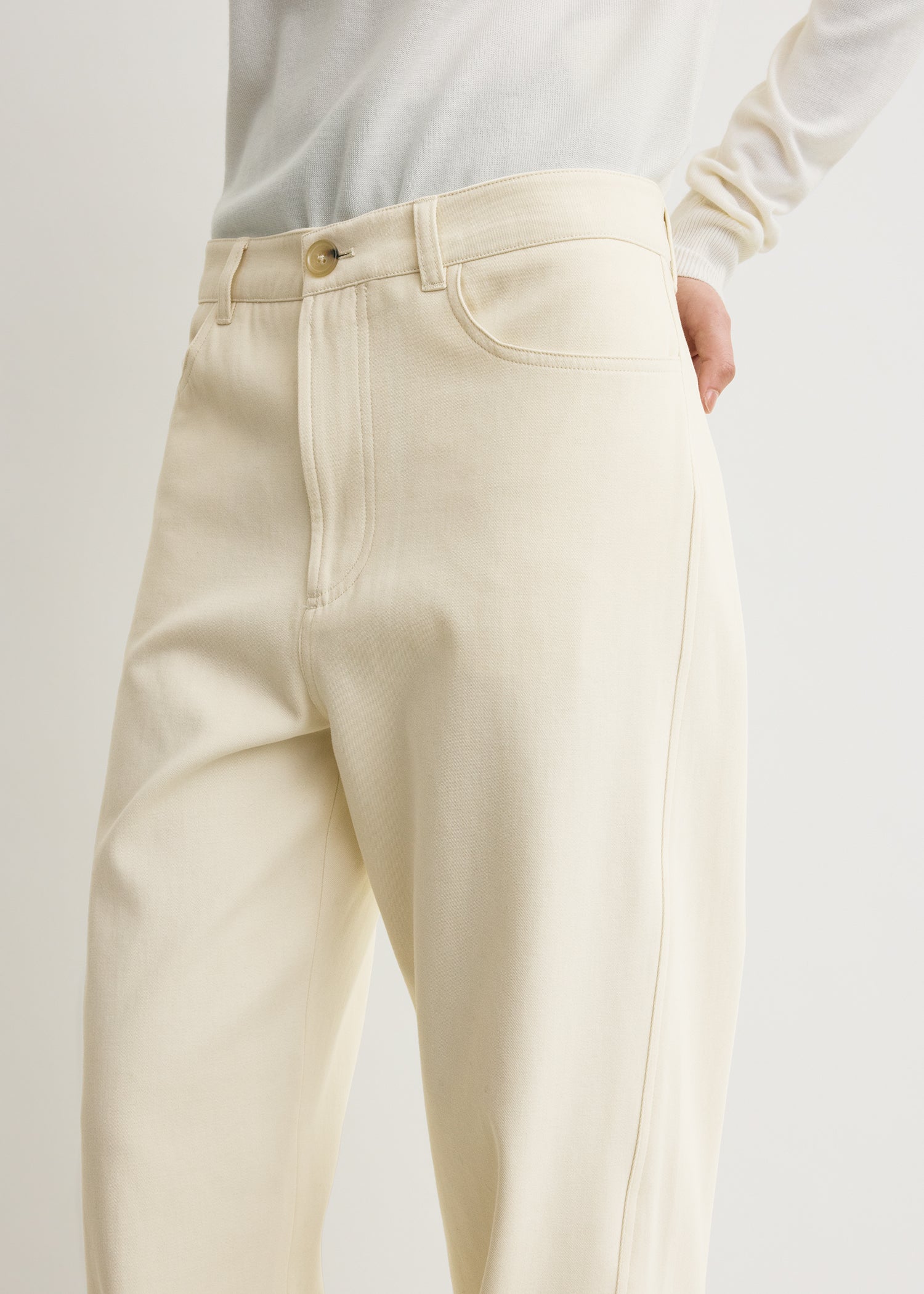 Relaxed twisted trousers sand