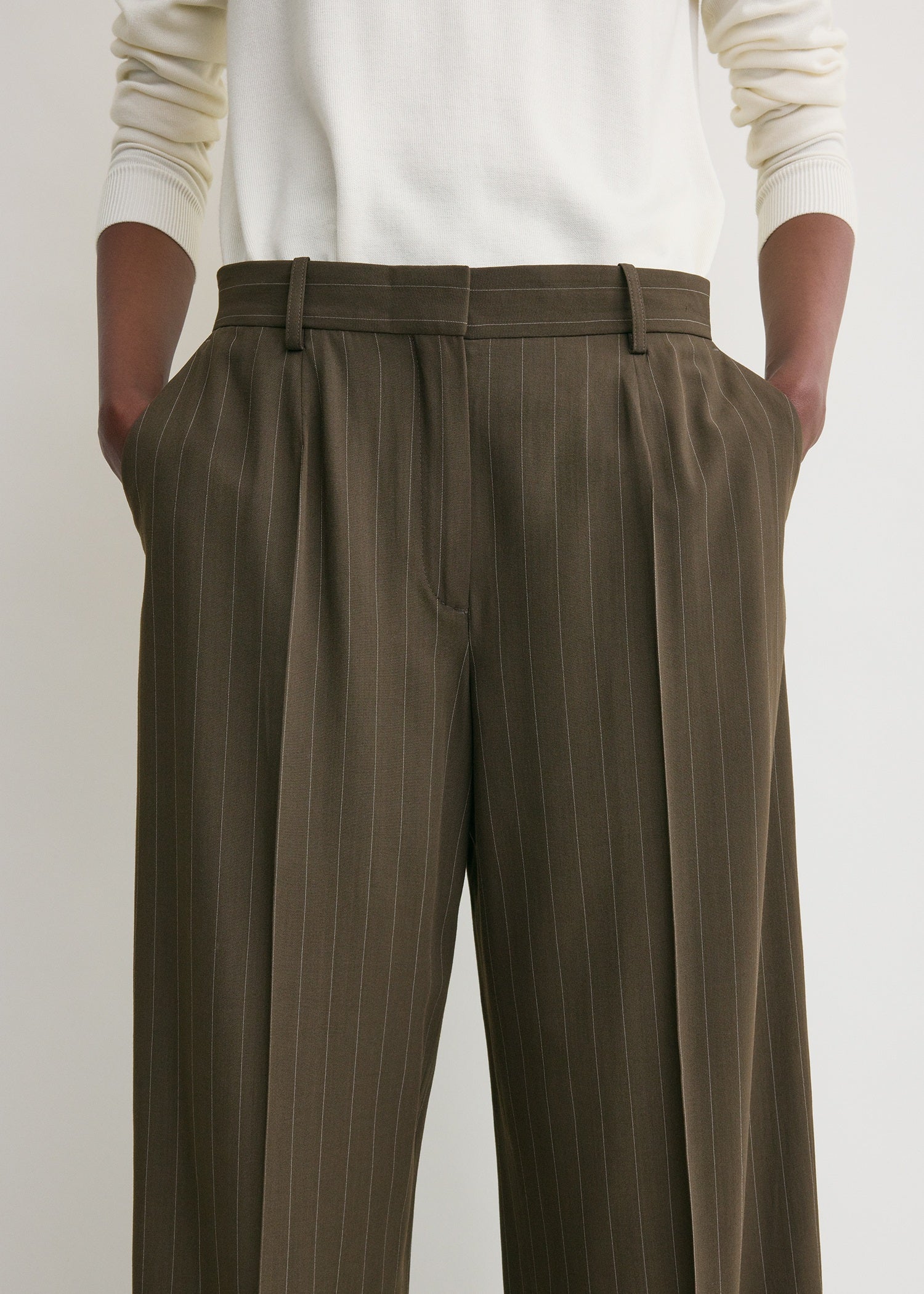 Wide pinstriped trousers pepper