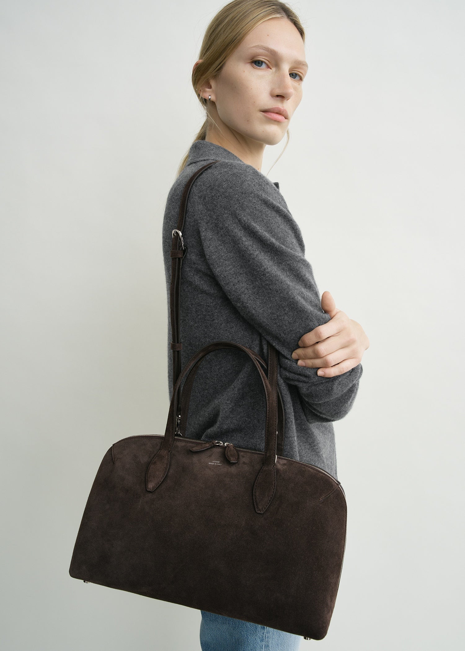Medium suede day tote brown – TOTEME