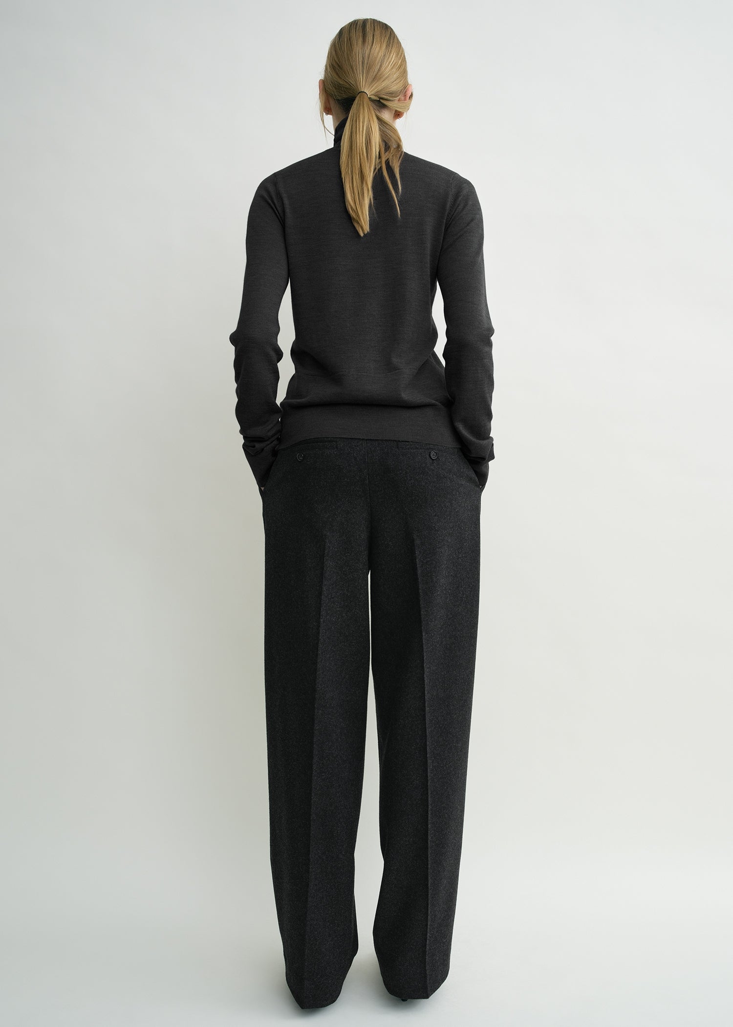 Fine turtleneck charcoal