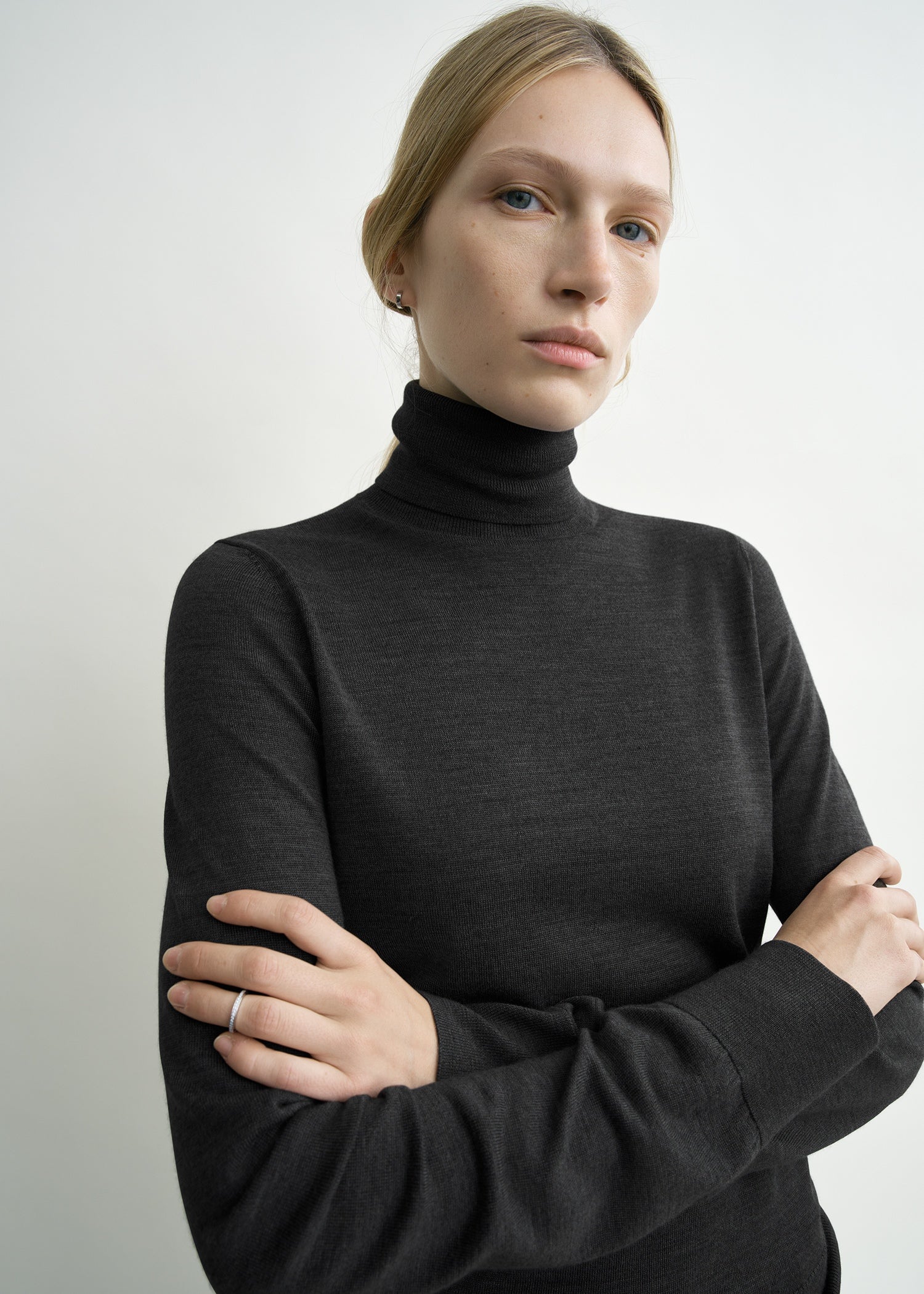 Fine turtleneck charcoal