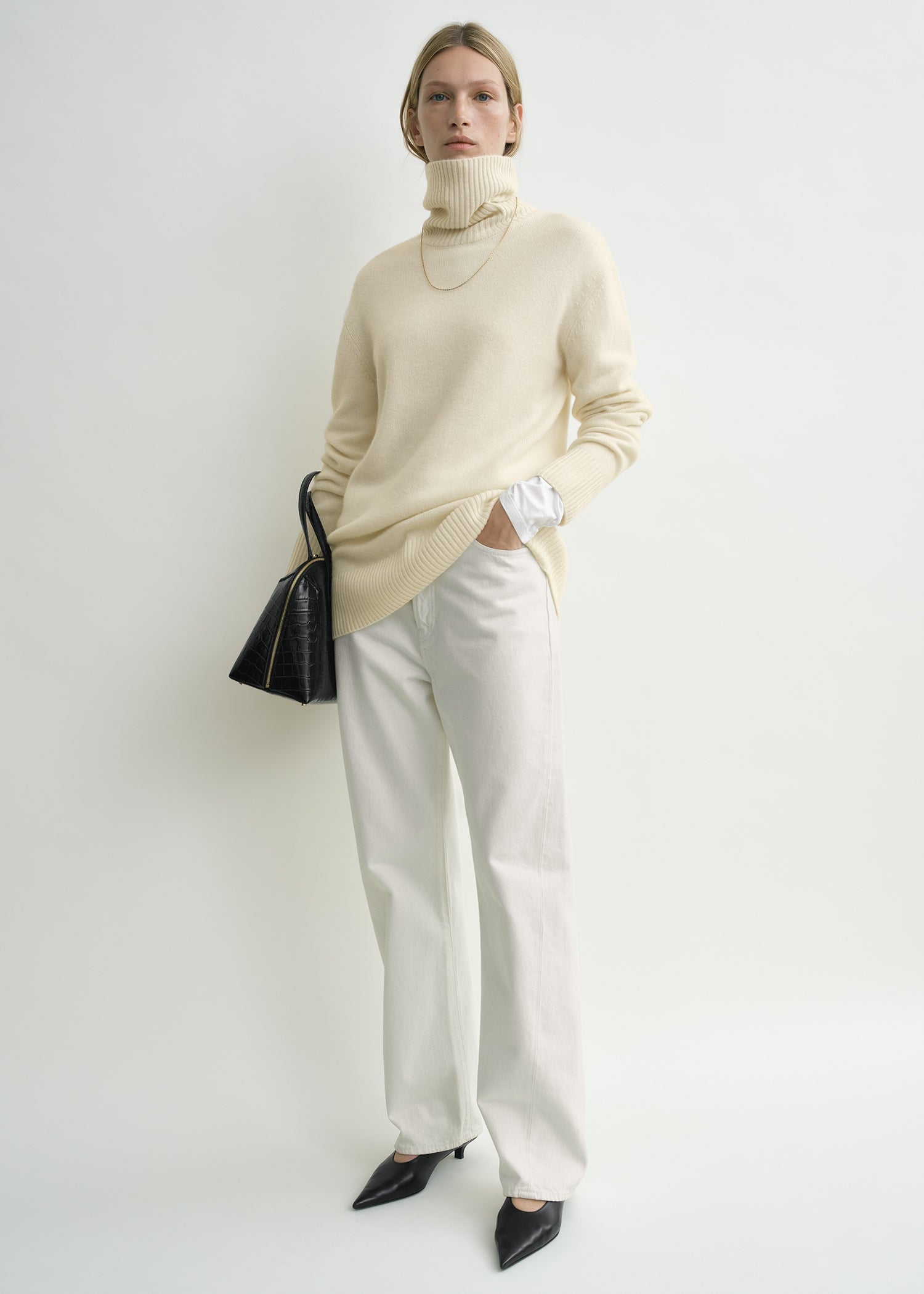 Cashmere turtleneck ecru