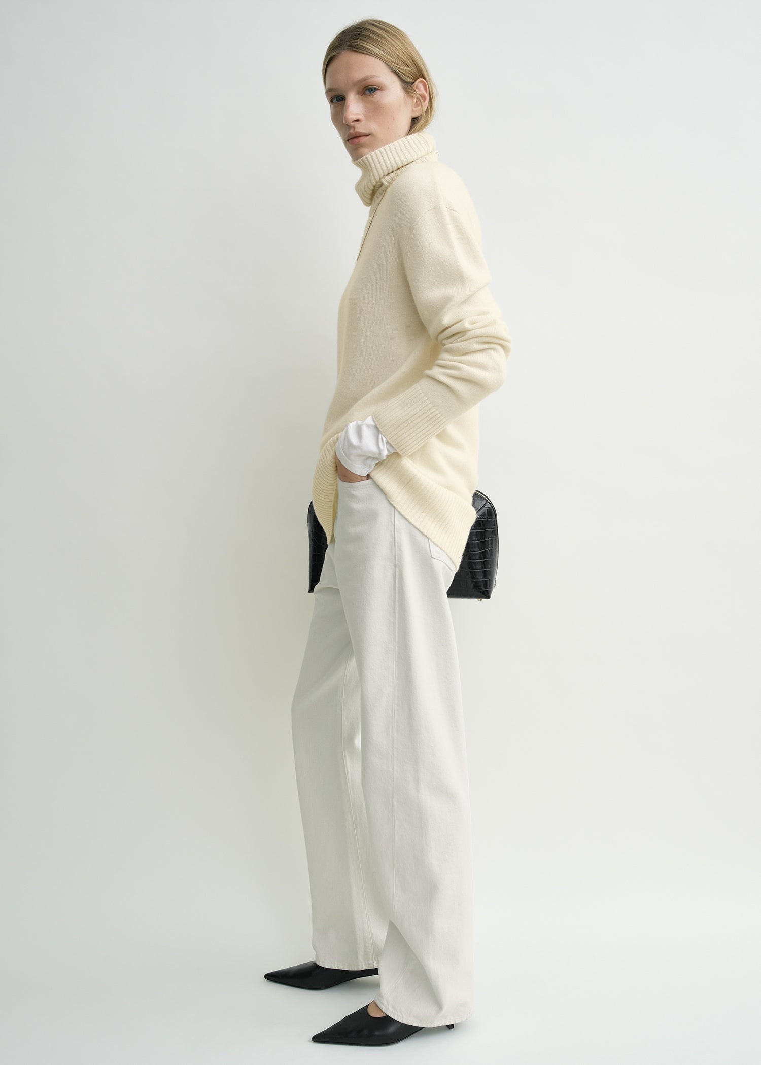 Cashmere turtleneck ecru