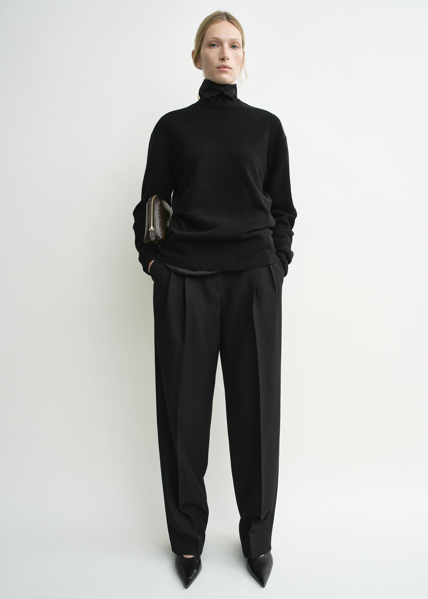 Classic cashmere crew knit black