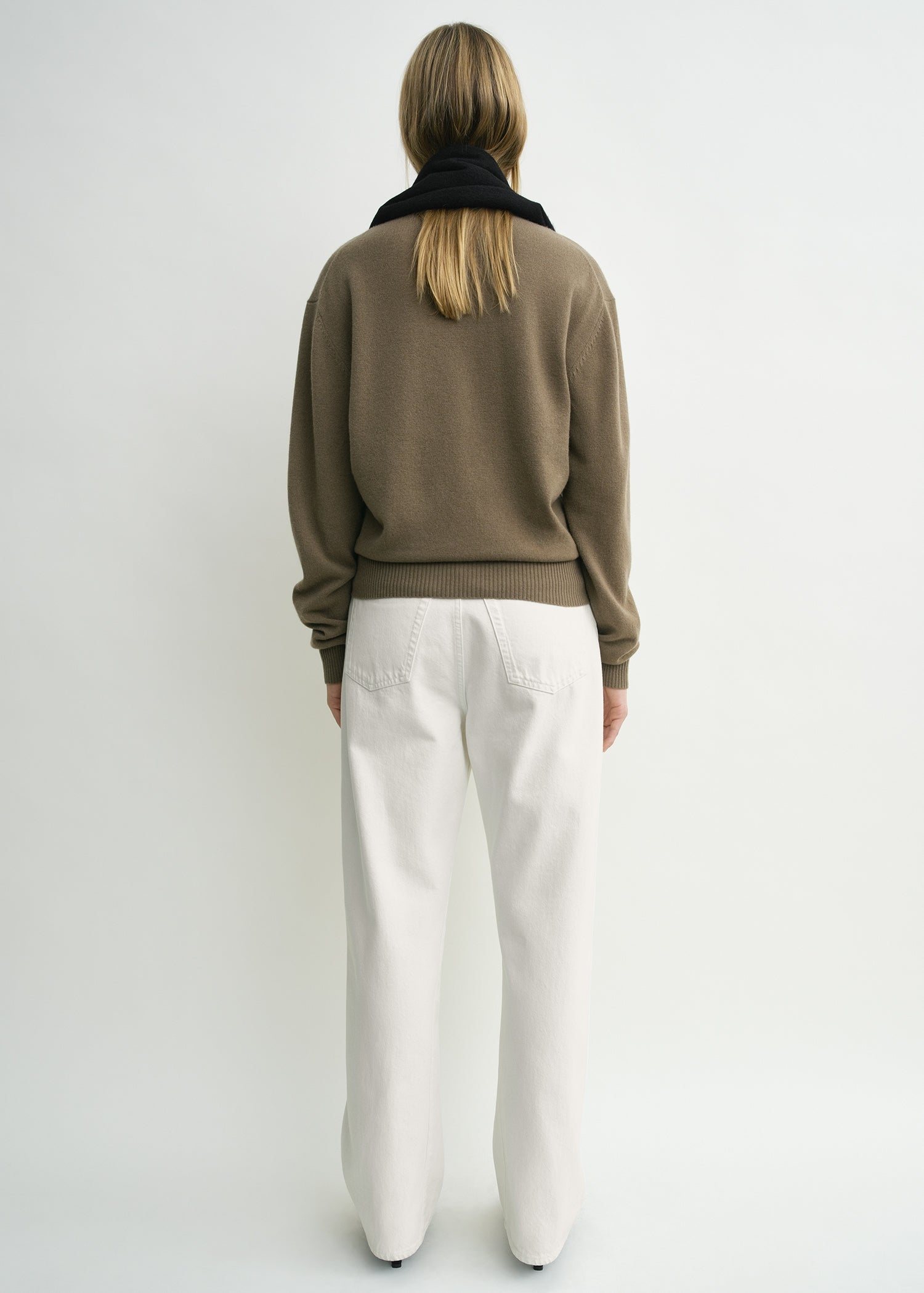 Classic cashmere crew knit hazel – TOTEME