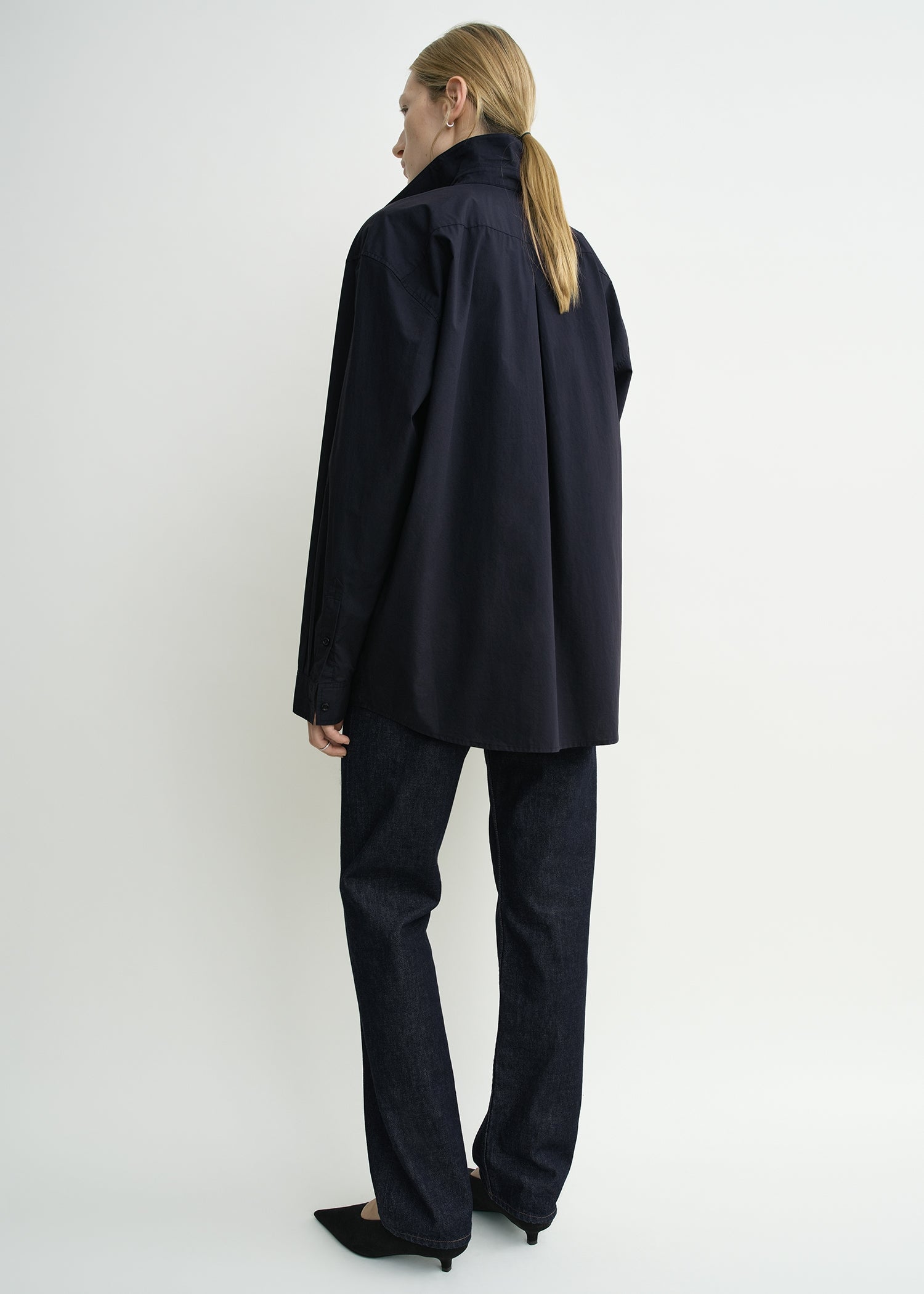 Classic tumbled shirt midnight – TOTEME