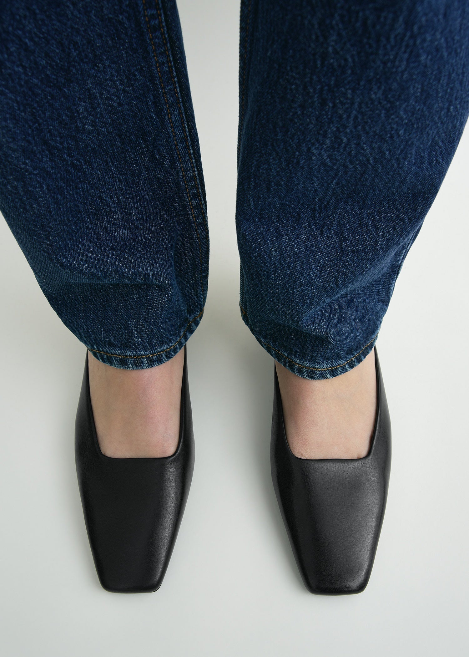 ★ TOTEME ★ シューズ Square leather kitten mules black – TOTEME