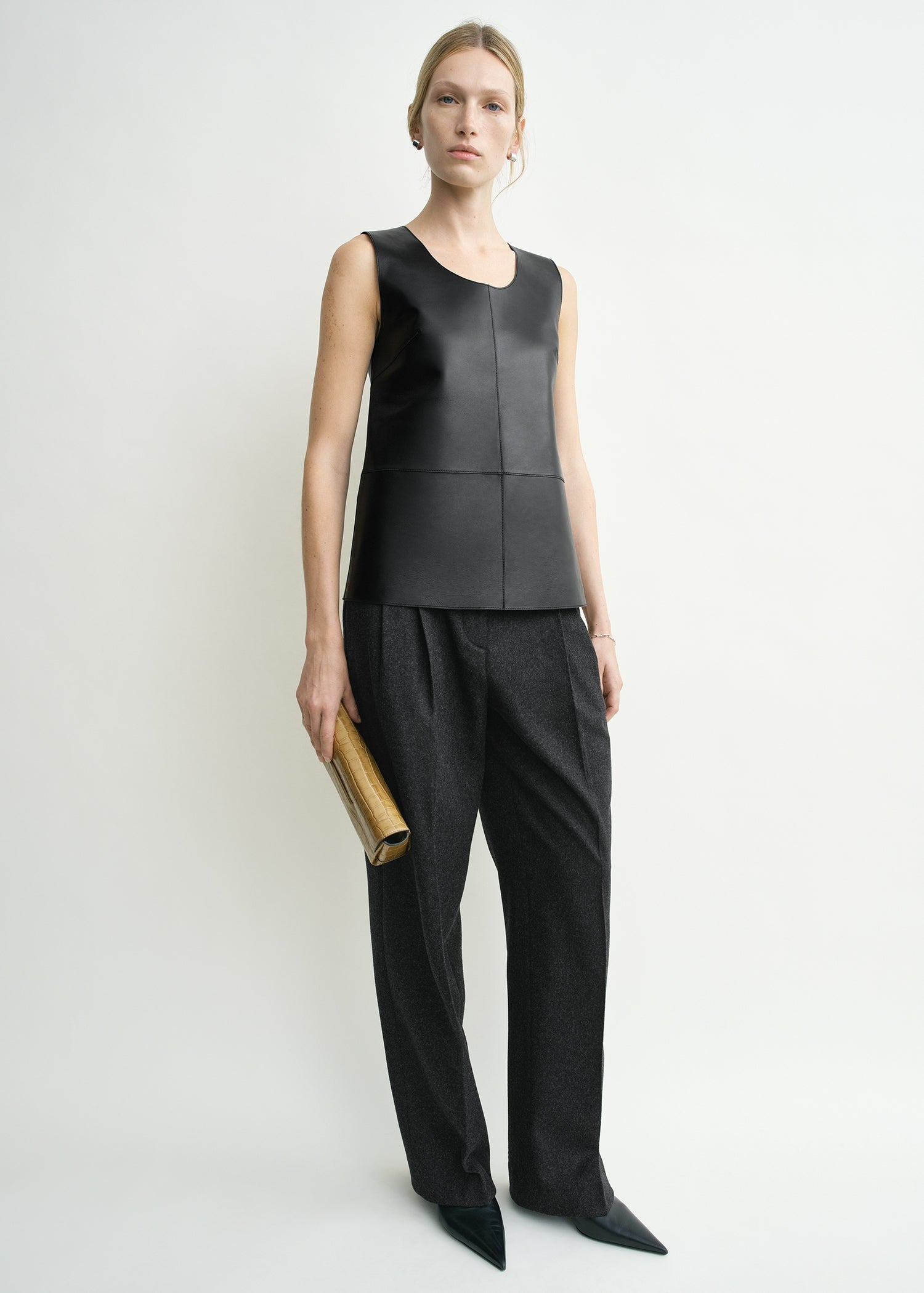 Scoop-neck leather top black