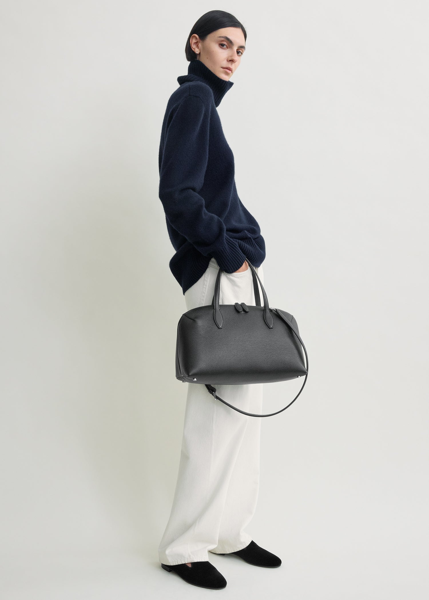 Cashmere turtleneck navy – TOTEME