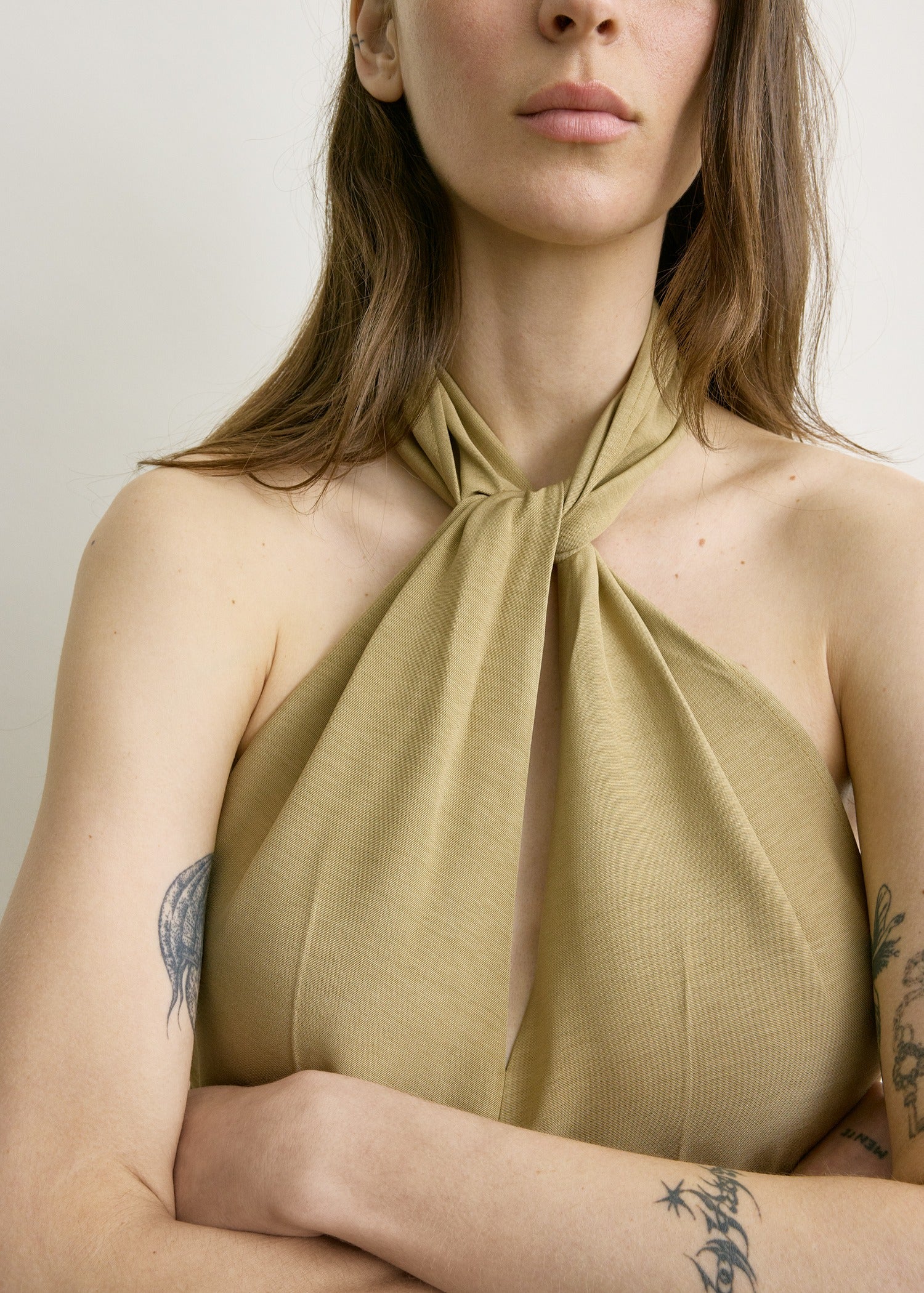 Twist halter dress cumin