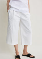 Cropped trousers white