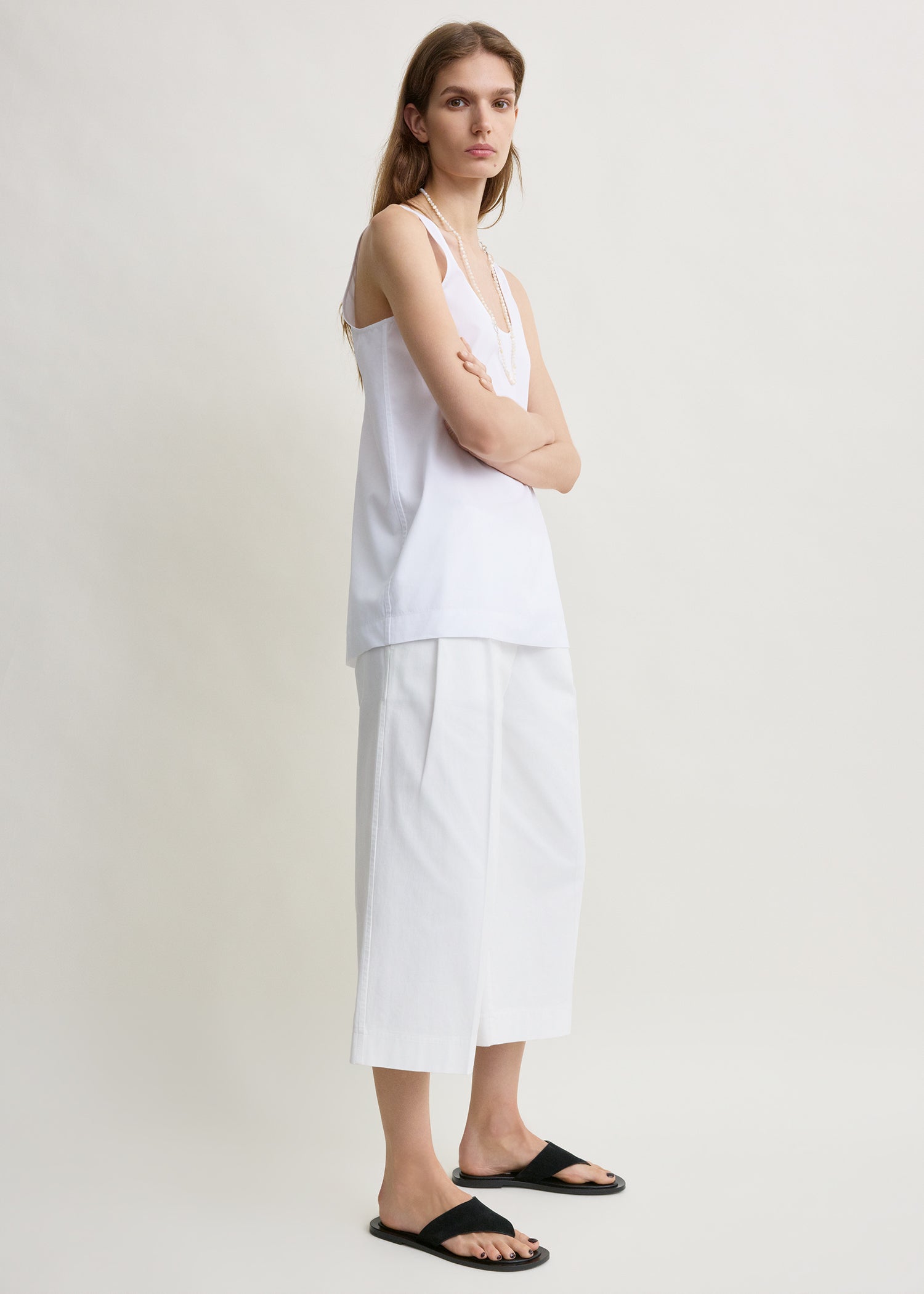 Cropped trousers white