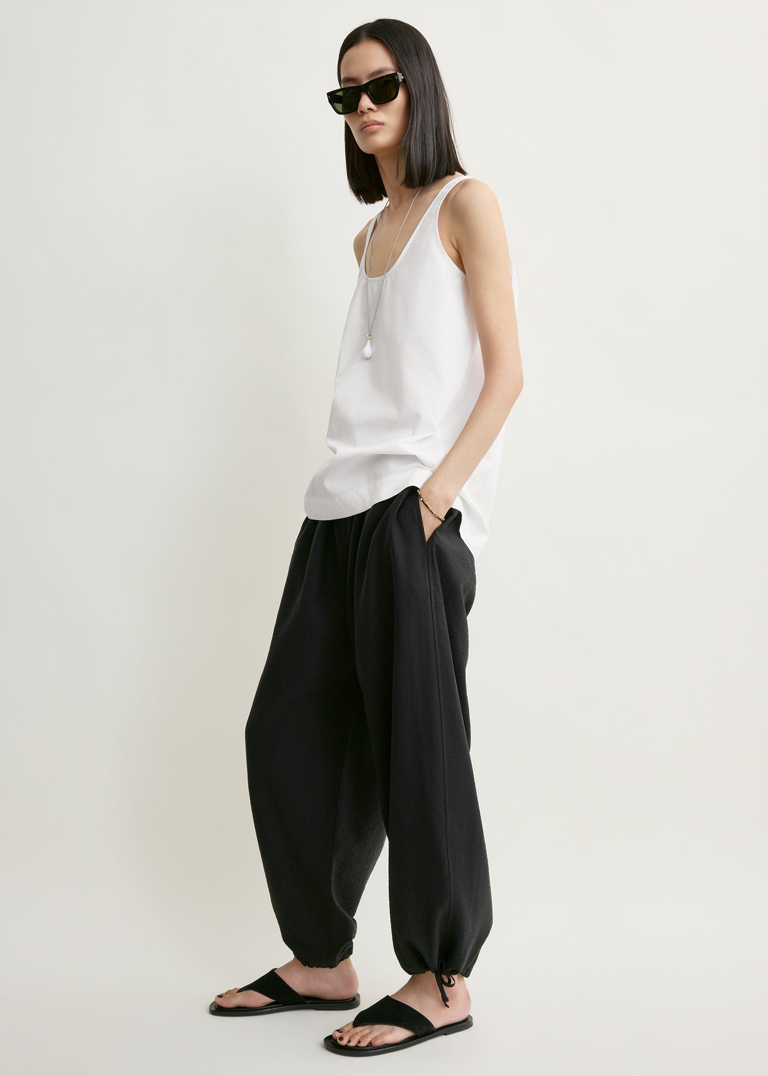Parachute trousers black petite