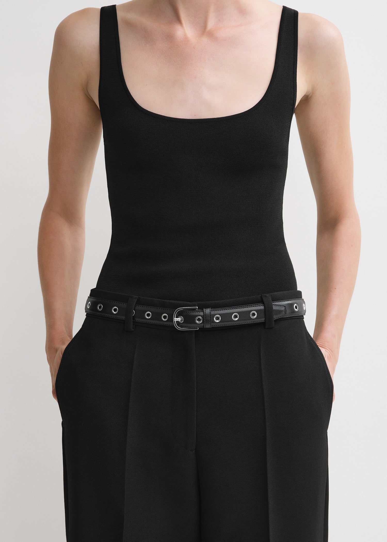 Eyelet belt black – TOTEME