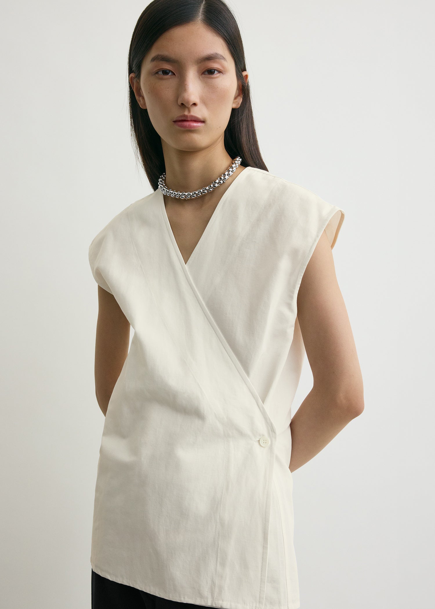 Short-sleeve wrap blouse off-white