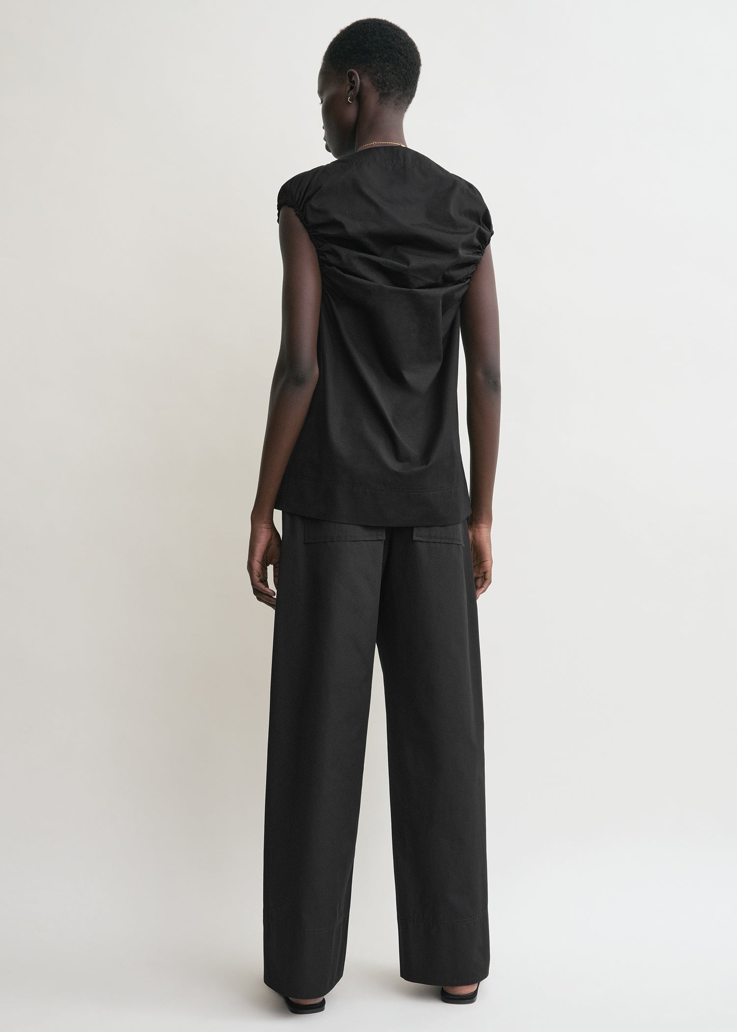 Gathered top black