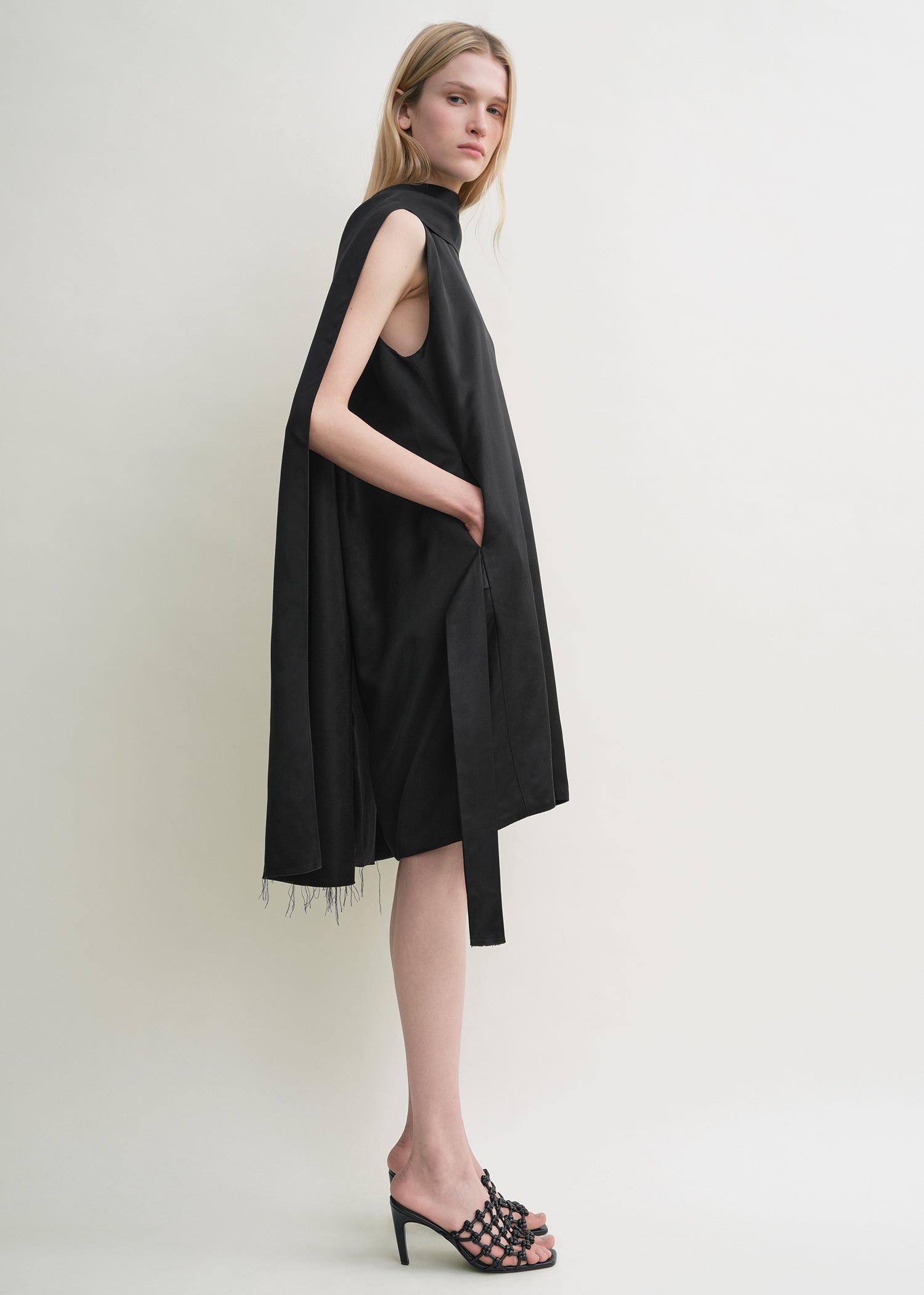 Cocoon scarf dress black