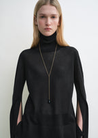 Slit sleeve turtleneck black