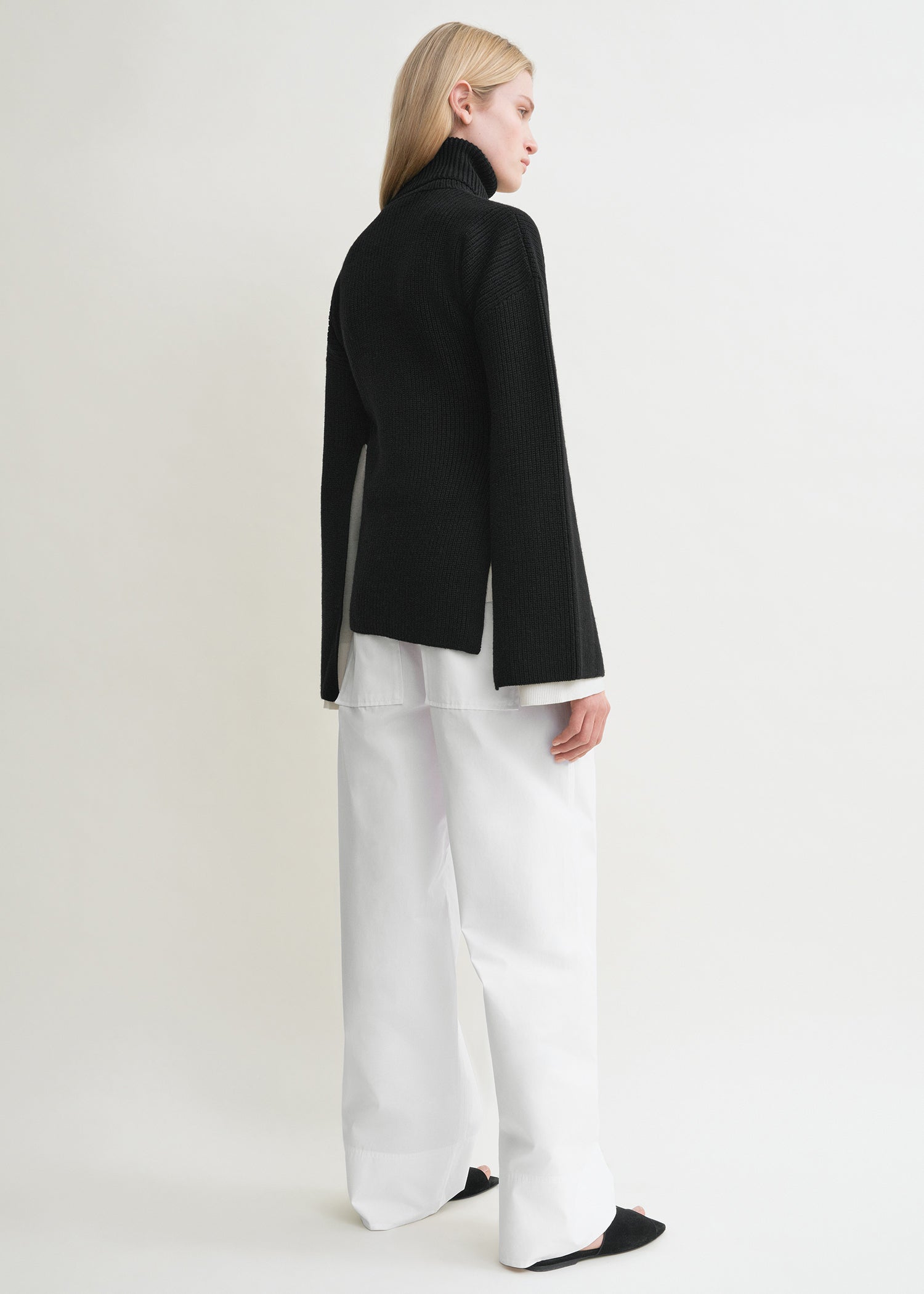Slit sleeve knit black