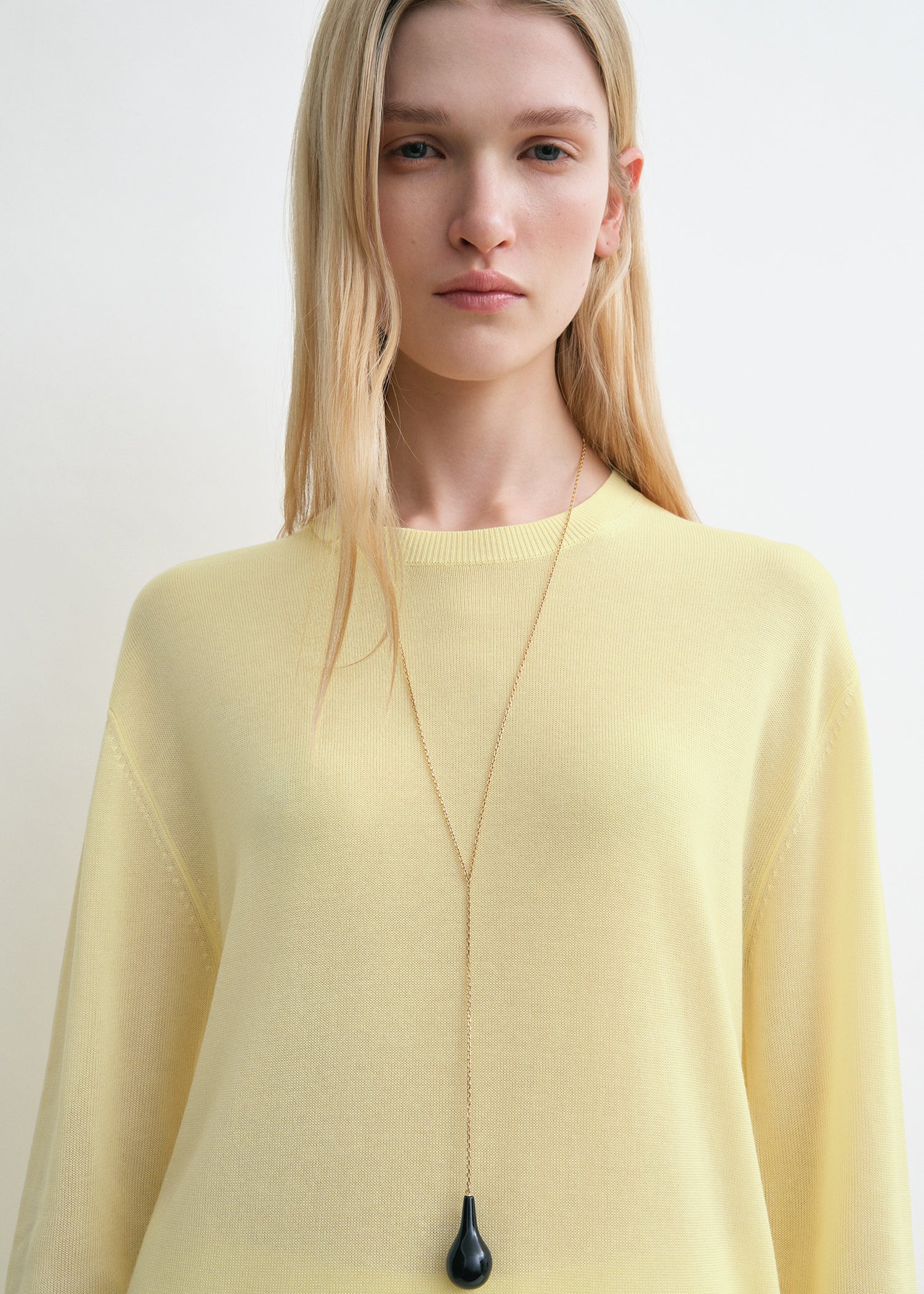 Long-sleeve tee knit straw