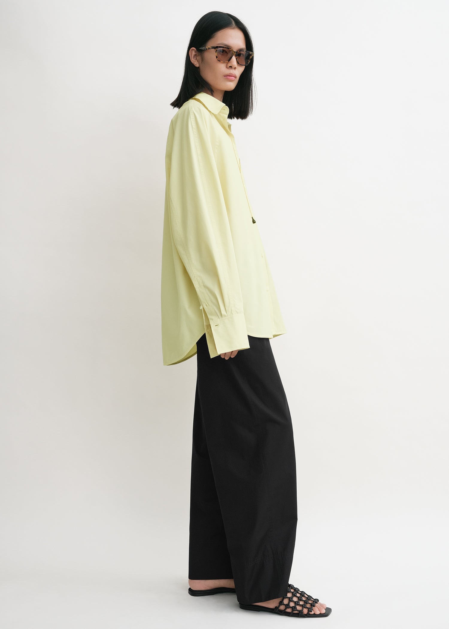 Raw raglan shirt straw