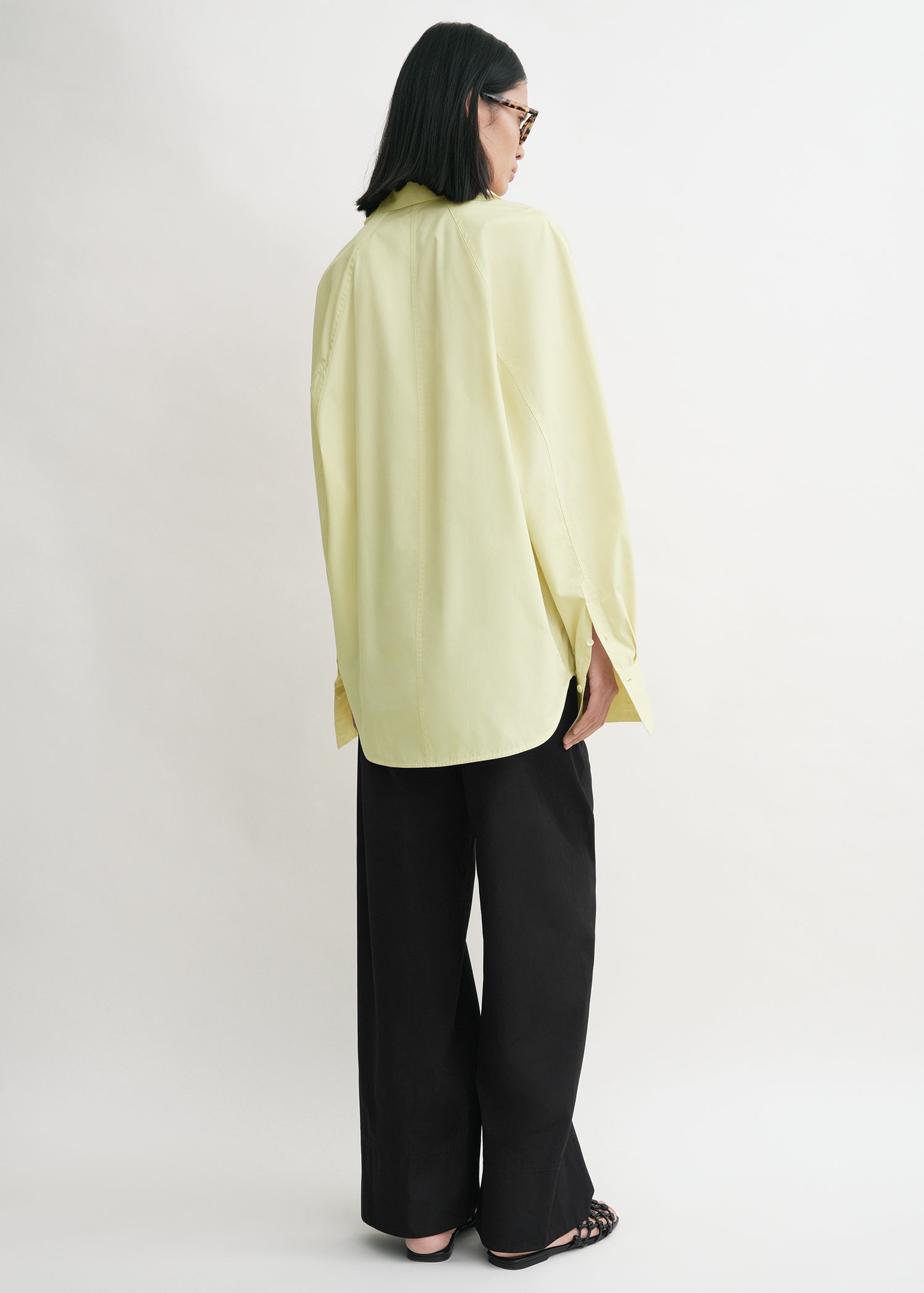 Raw raglan shirt straw
