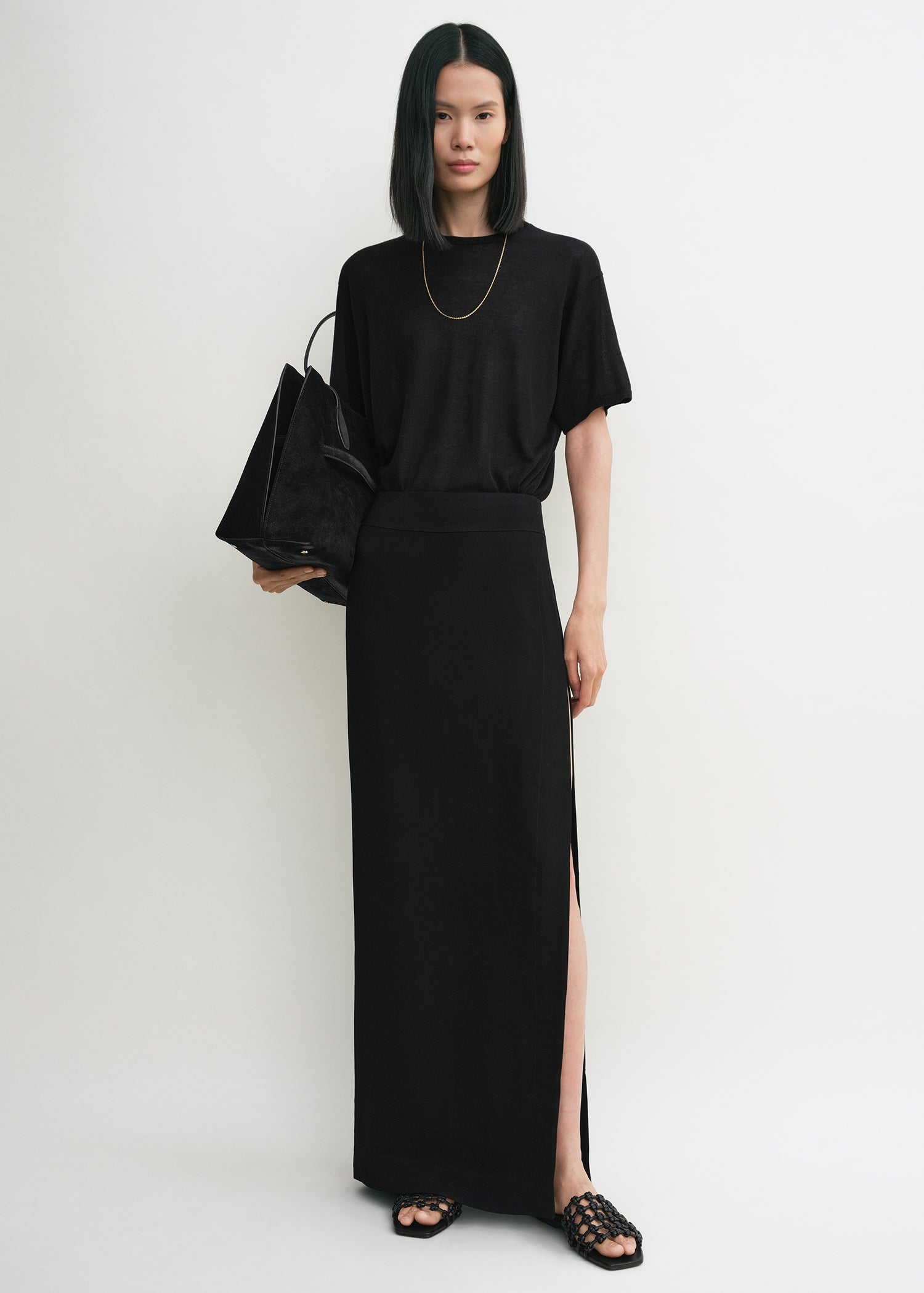 High slit skirt black
