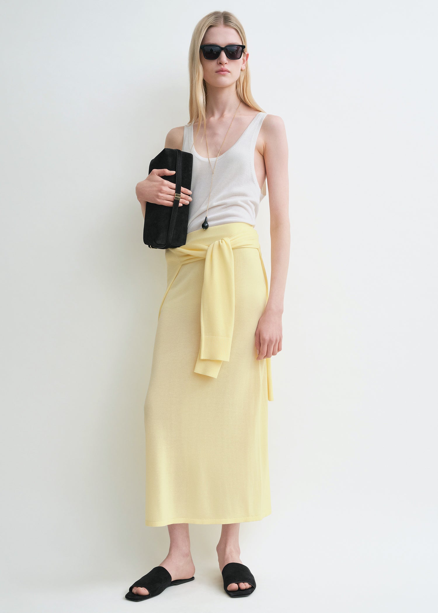 Long knit skirt straw