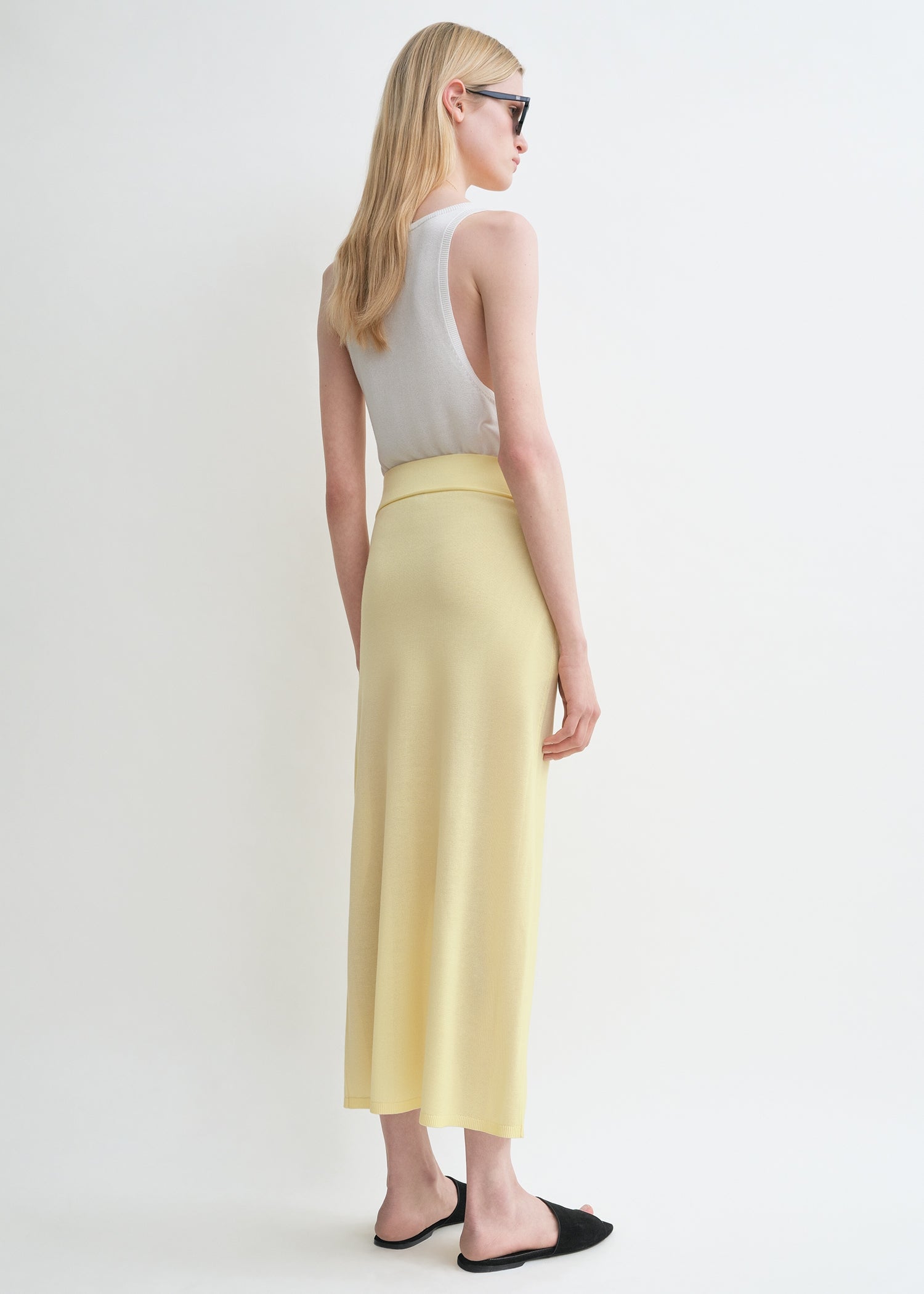 Long knit skirt straw