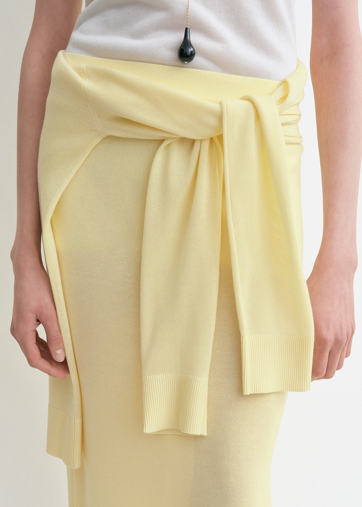 Long knit skirt straw